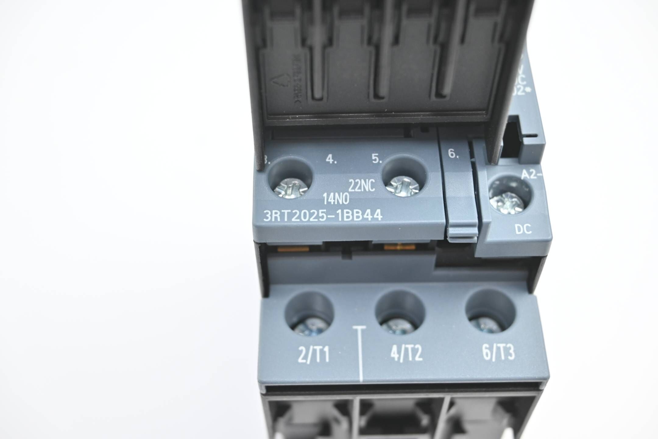 Siemens Sirius Schütz 3RT2025-1BB44 inkl. Hilfsschalterblock 3RH2911-1HA11