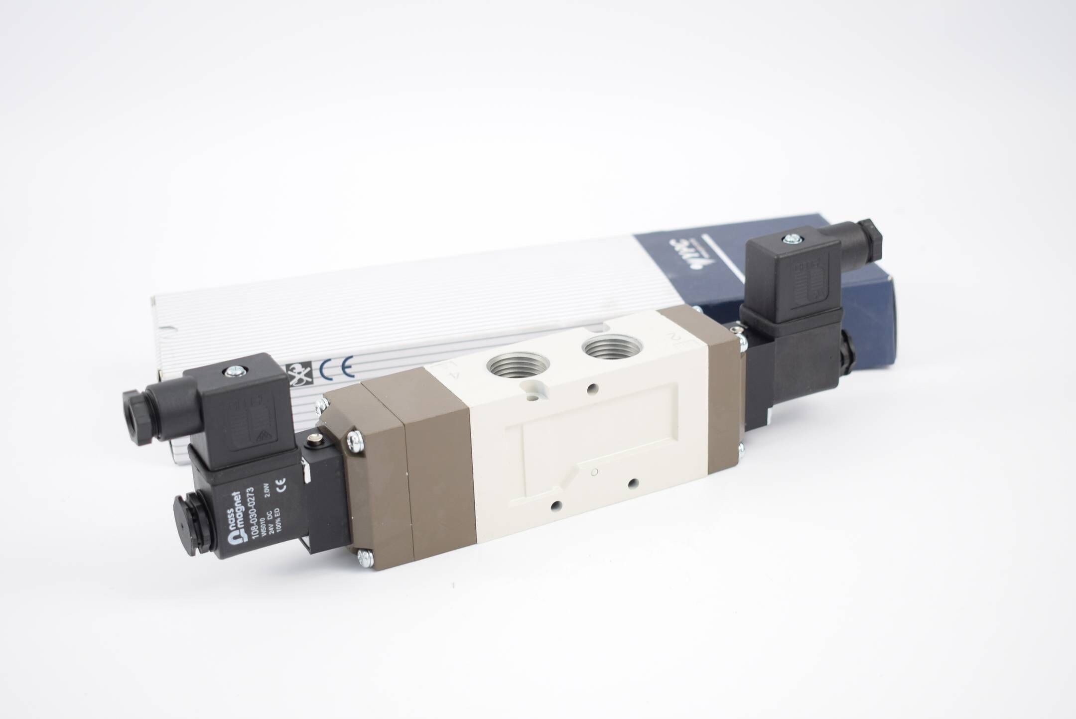 YPC 5/3-Wege Magnetventil 1/2" 230 VAC 2-10bar ( SF6403-IP-SC2-CN2-D4 )