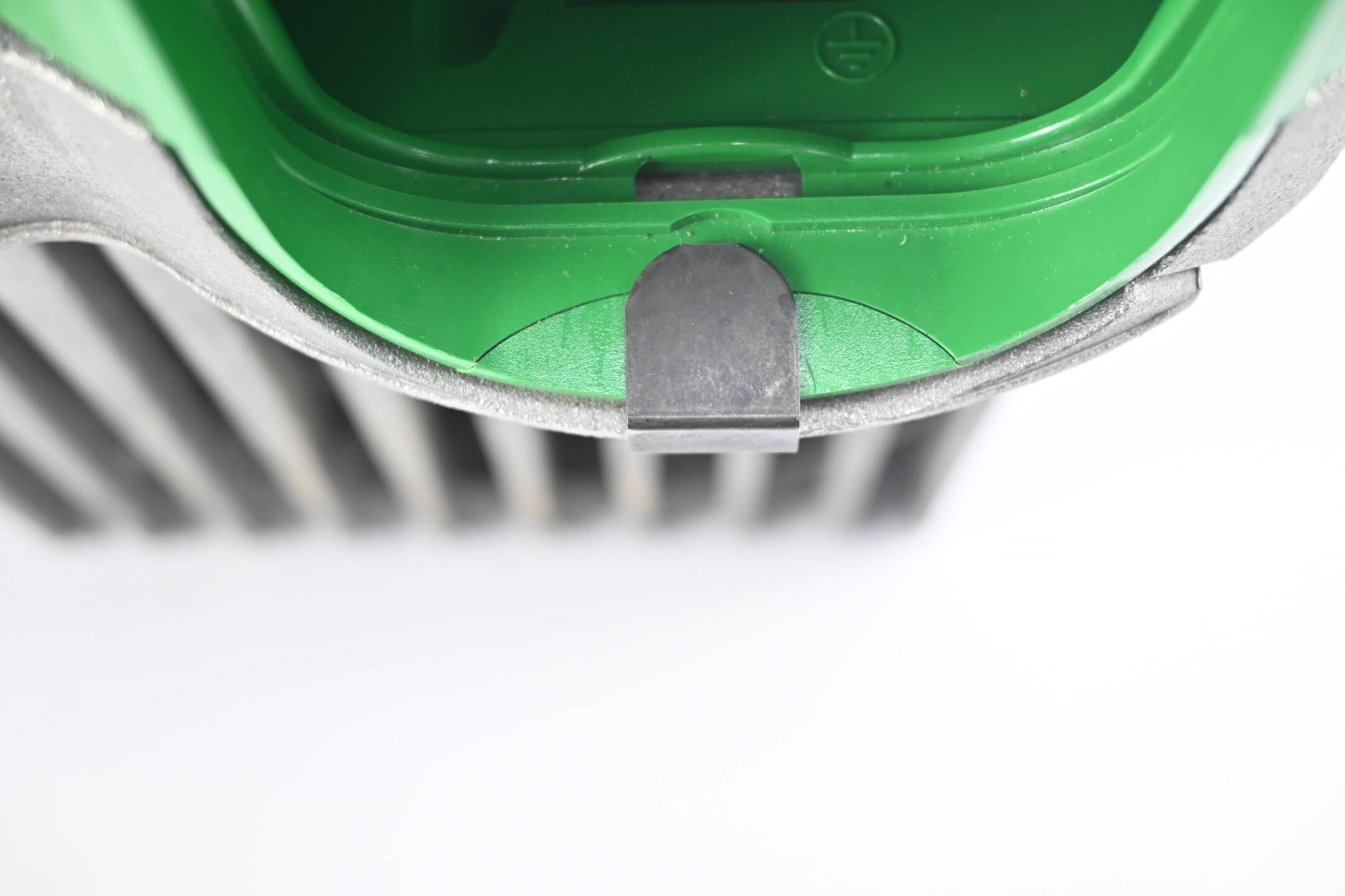 Control Techniques Unidrive Frequenzumrichter UNI3403LFT 22.0 KW inkl. Halterung