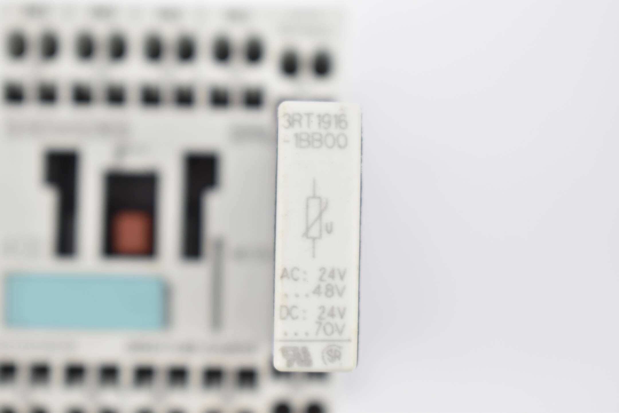 Siemens Hilfsschütz 3RH1140-2AB00 + Varistor 3RT1916-1BB00