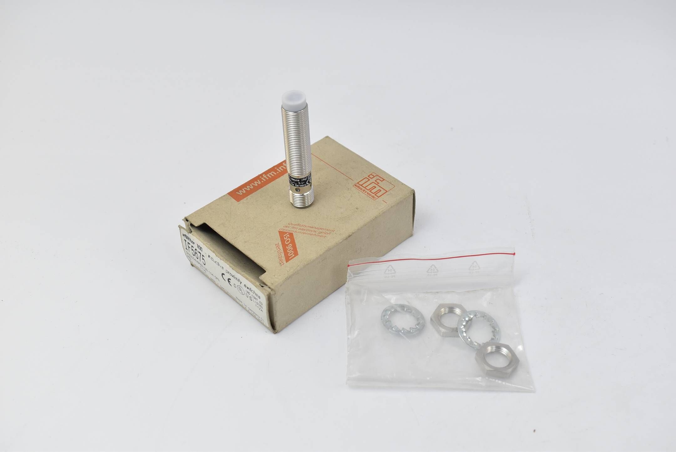 IFM Induktiver Sensor IF5675 ( IFK3004UBPKG/US-104-DPS )