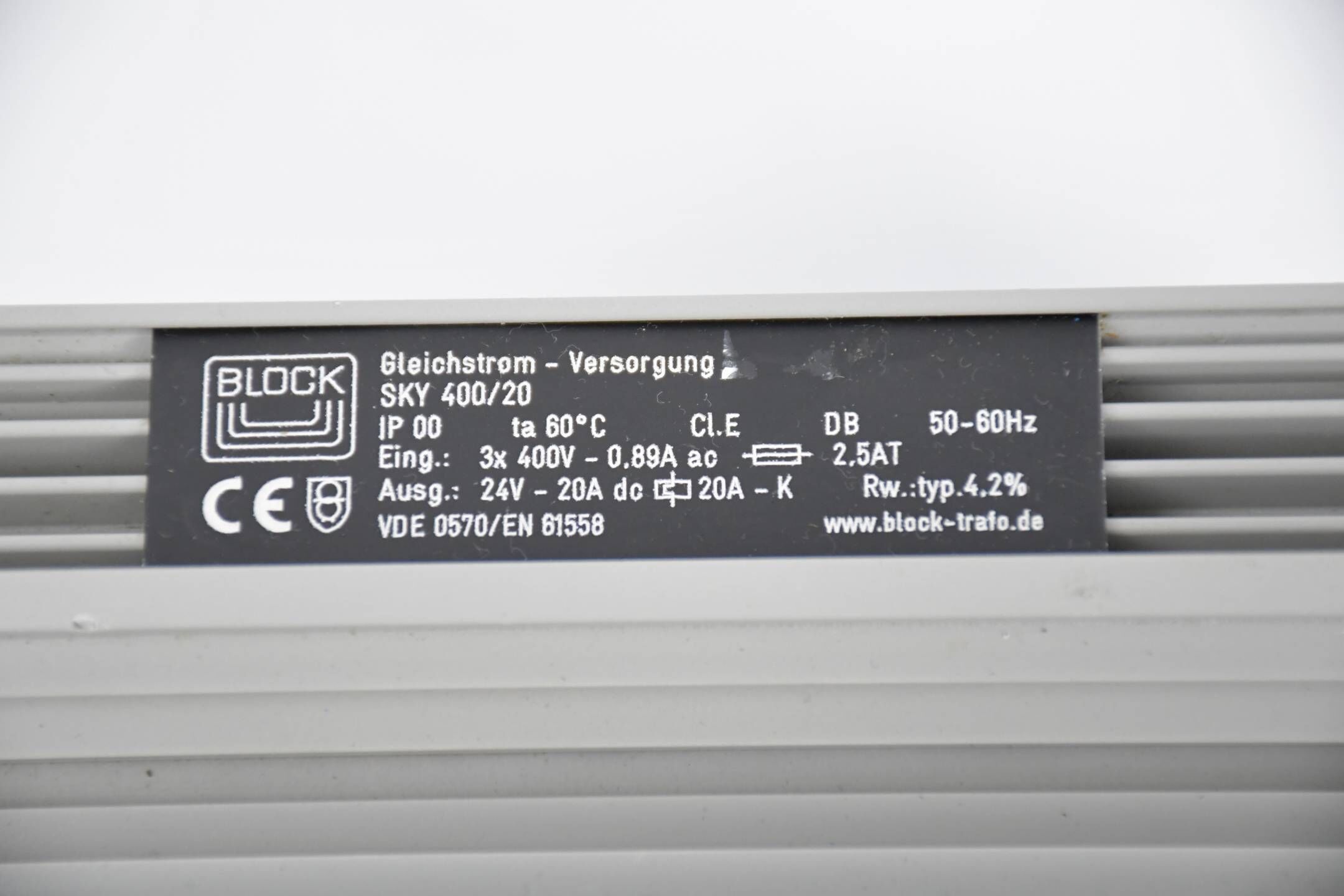 Block Gleichstrom-Versorgung SKY 400/20