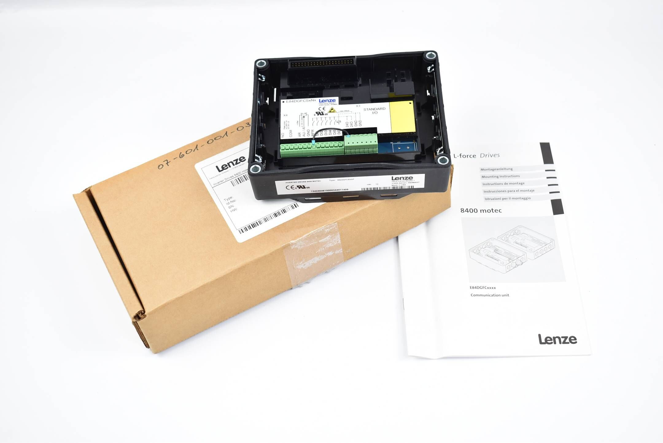 Lenze Inverter Drives 8400 motec Kommunikationseinheit E84DGFCSNNP ( 13424846 )