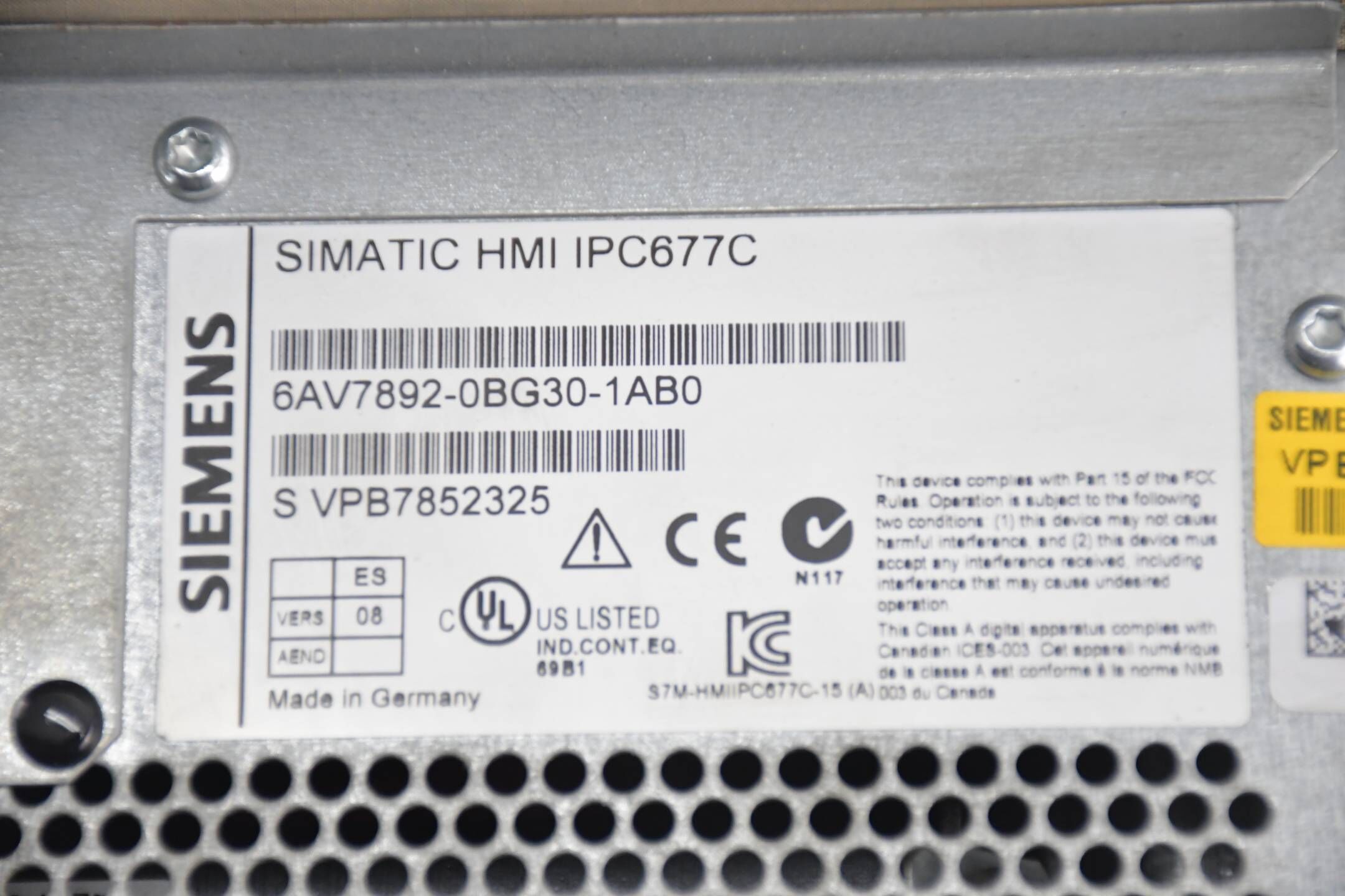 Siemens Simatic HMI IPC677C 6AV7892-0BG30-1AB0 / 6AV7 892-0BG30-1AB0 + Panel 23