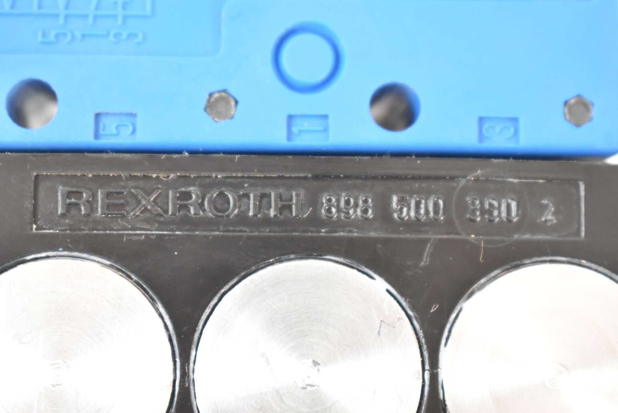 Rexroth Magnetventil 572 740 0 + Endverteilerbasis 898 500 390