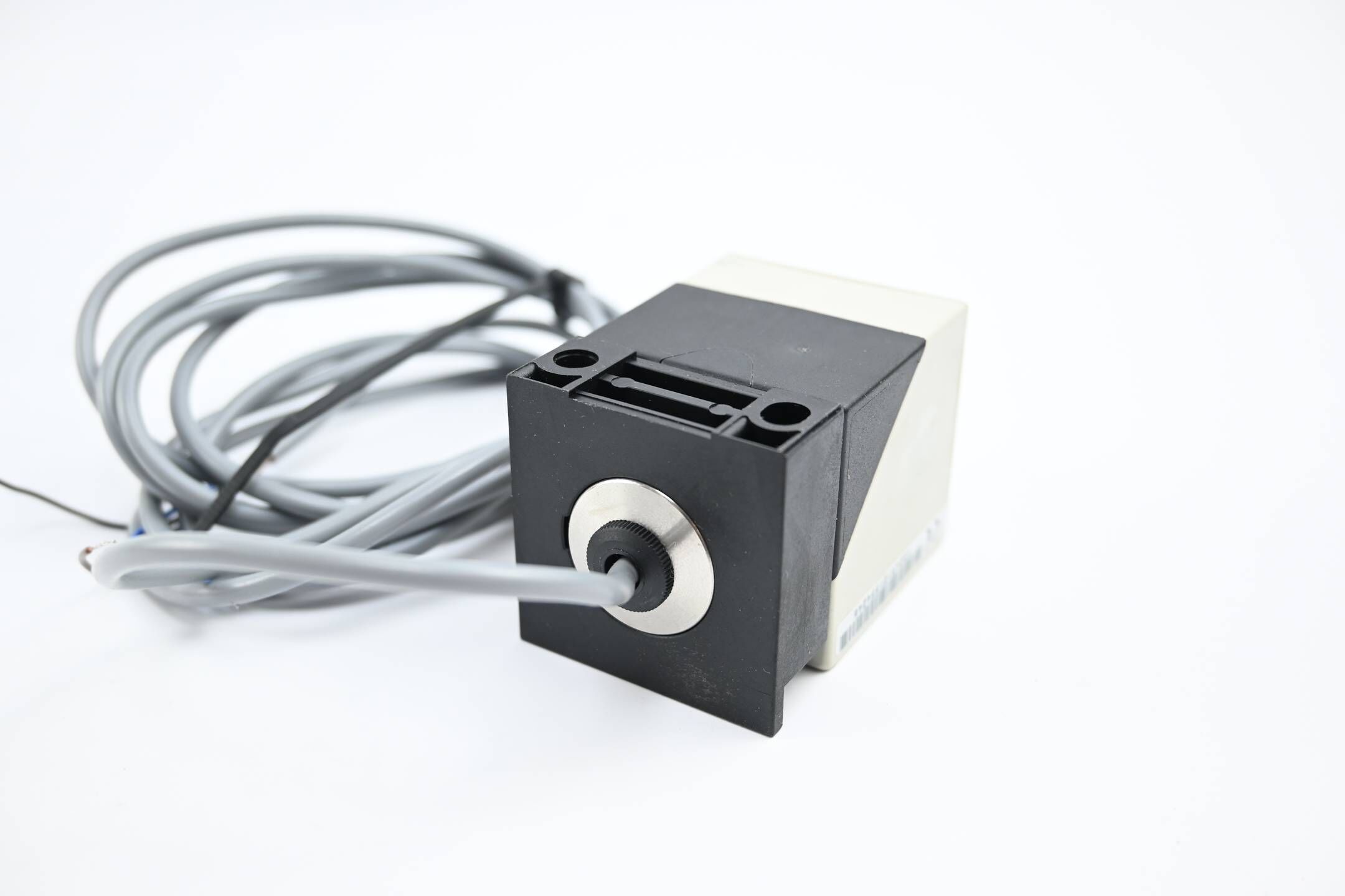 Omron Induktiver Näherungsschalter E2Q4-N20F1