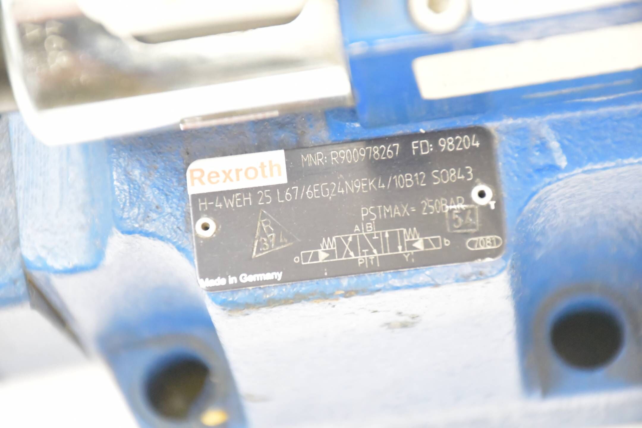 Rexroth Hydraulikventil 4WE 6 J62/EG24N9K4/B12 SO256 R900953437 + R900978267