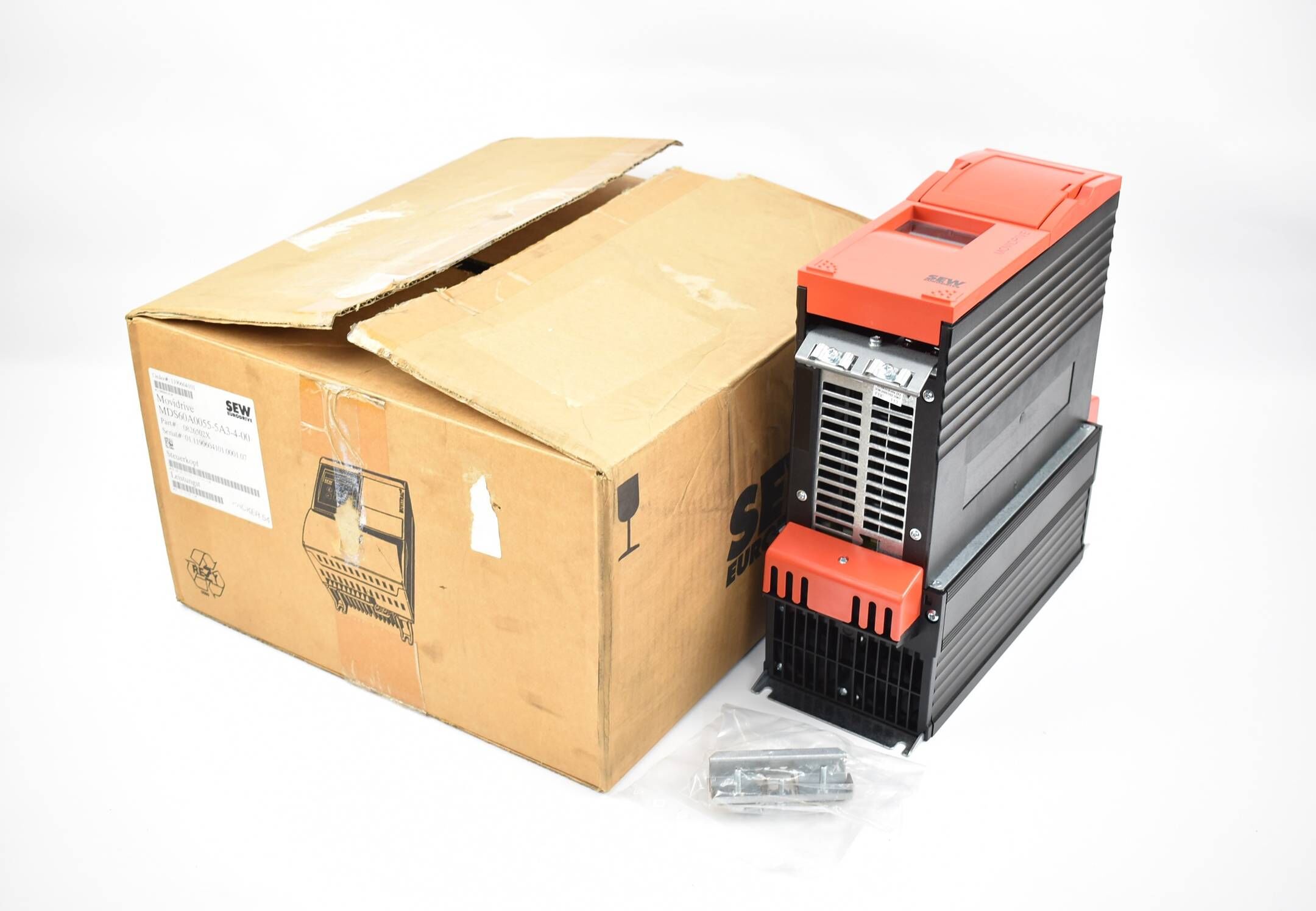 SEW Umrichter MDS60A0055-5A3-4-00 inkl. Leistungsteil MDX60A0055-5A3-4-00 + MDS