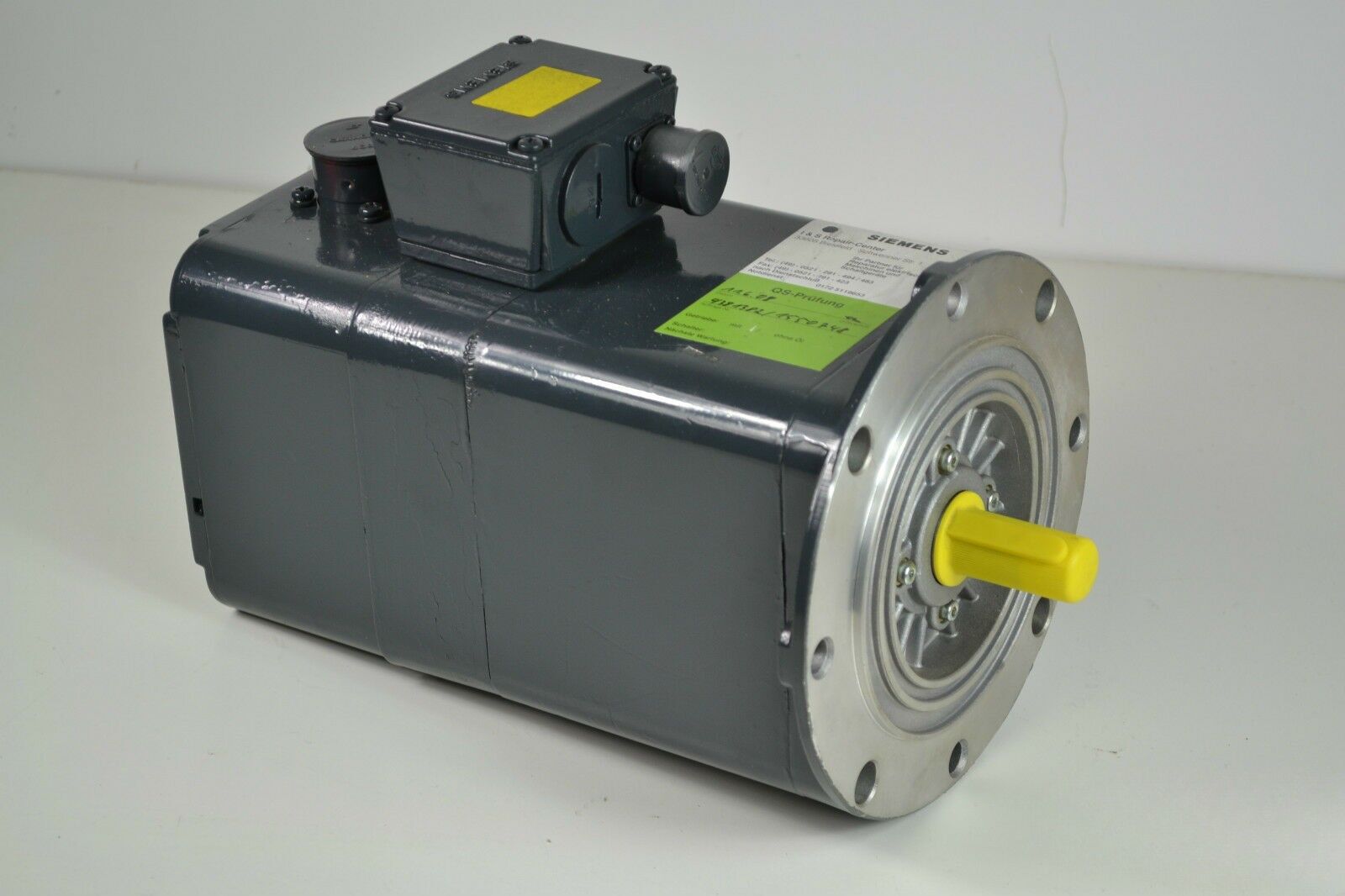 Siemens 3~ Permanent-Magnet-Motor 1FT5071-0AC01-2-Z ( 1FT5 071-0AC01-2 )