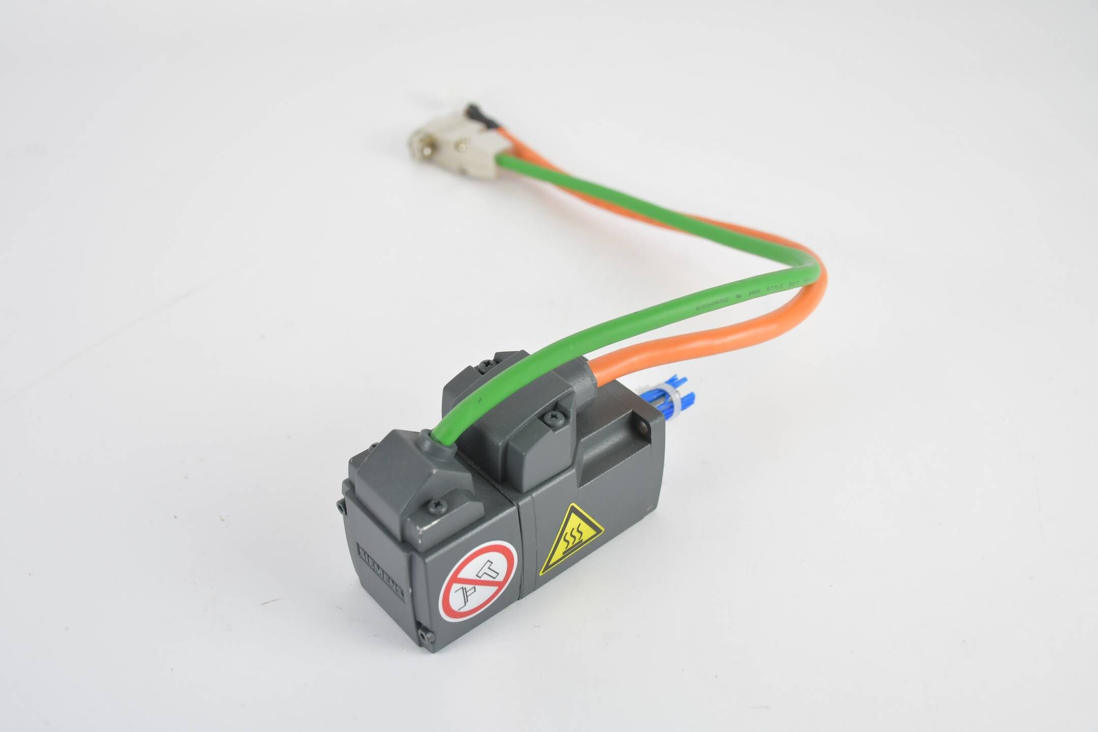 Siemens simotics S-1FL6 Motor 1FL6022-2AF21-1MA1 ( 1FL6 022-2AF21-1MA1 ) E2