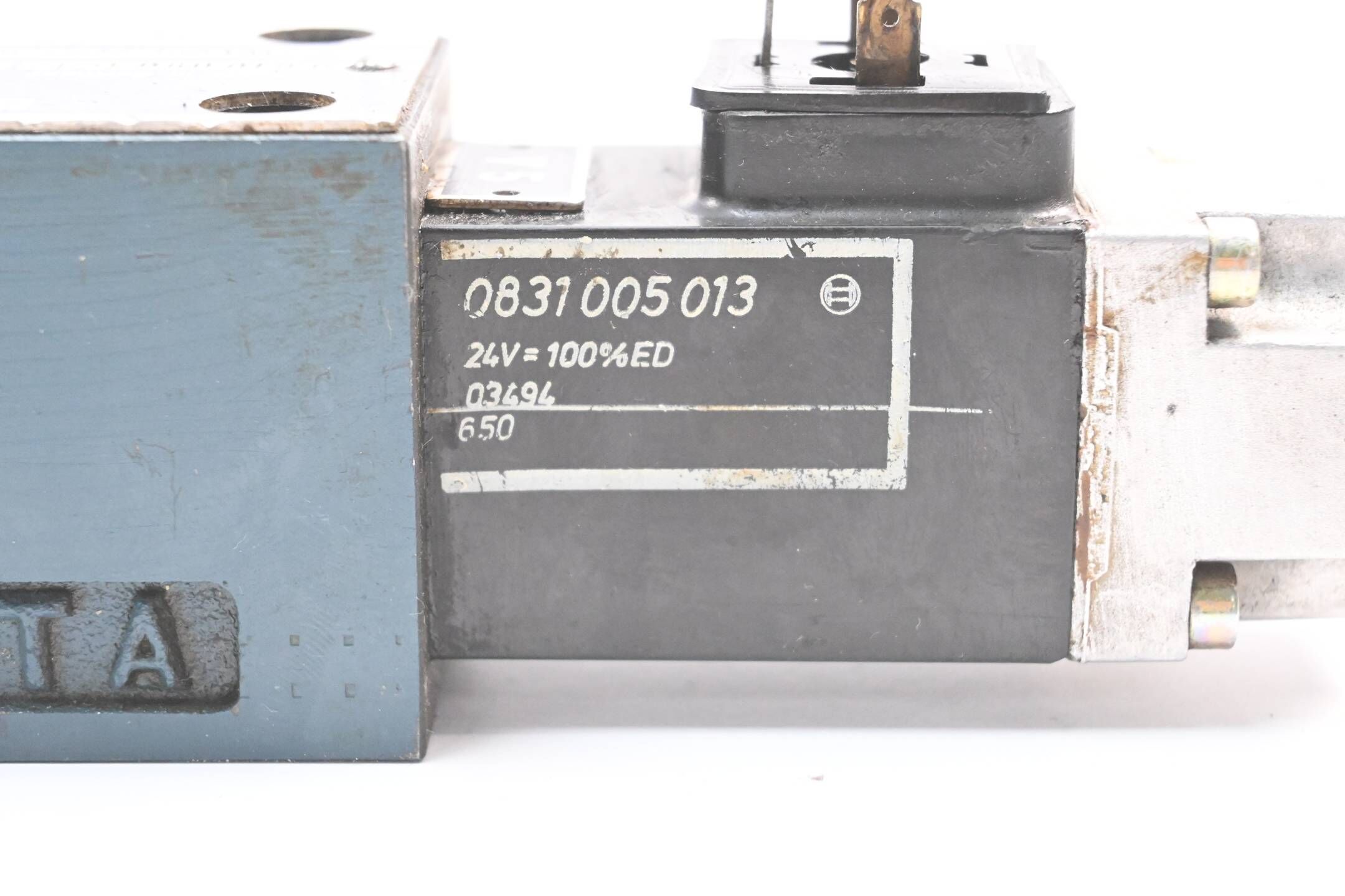 Bosch Wegeventil 0 810 090 101 ( 0810090101 ) inkl. 2x 0 831 005 013