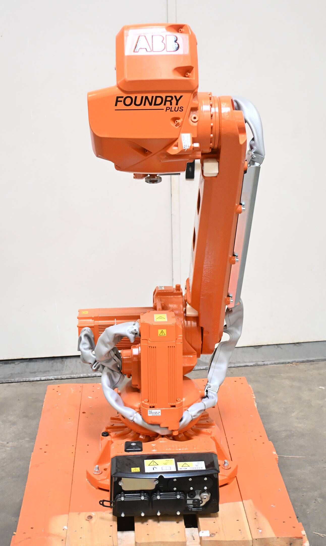ABB IRB 2600 ( IRB 2600-12/1.85 ) inkl. IRC5 Single + Bedienpanel DSQC3120