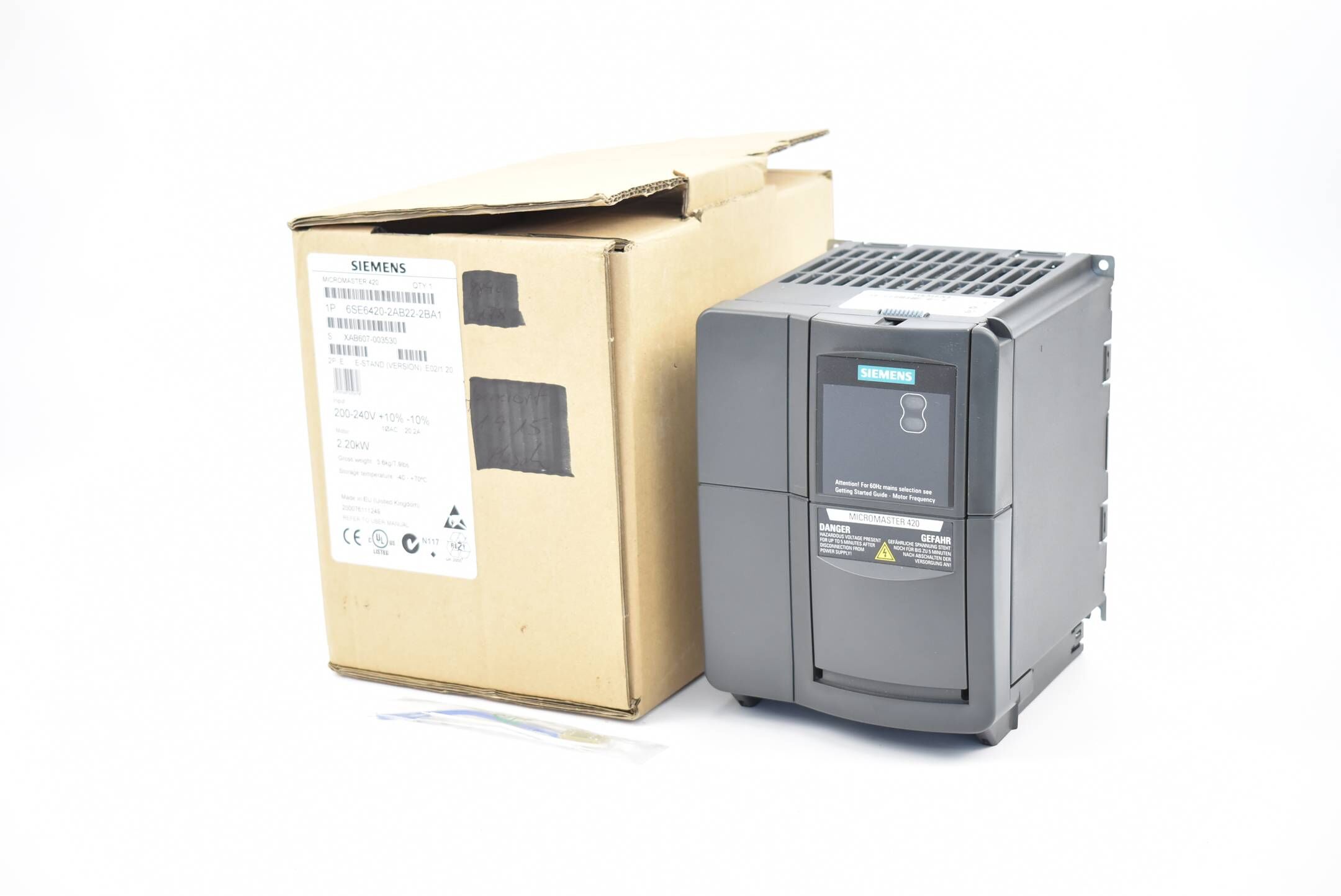 Siemens micromaster 420 Umrichter 6SE6420-2AB22-2BA1 ( 6SE6 420-2AB22-2BA1 ) D02