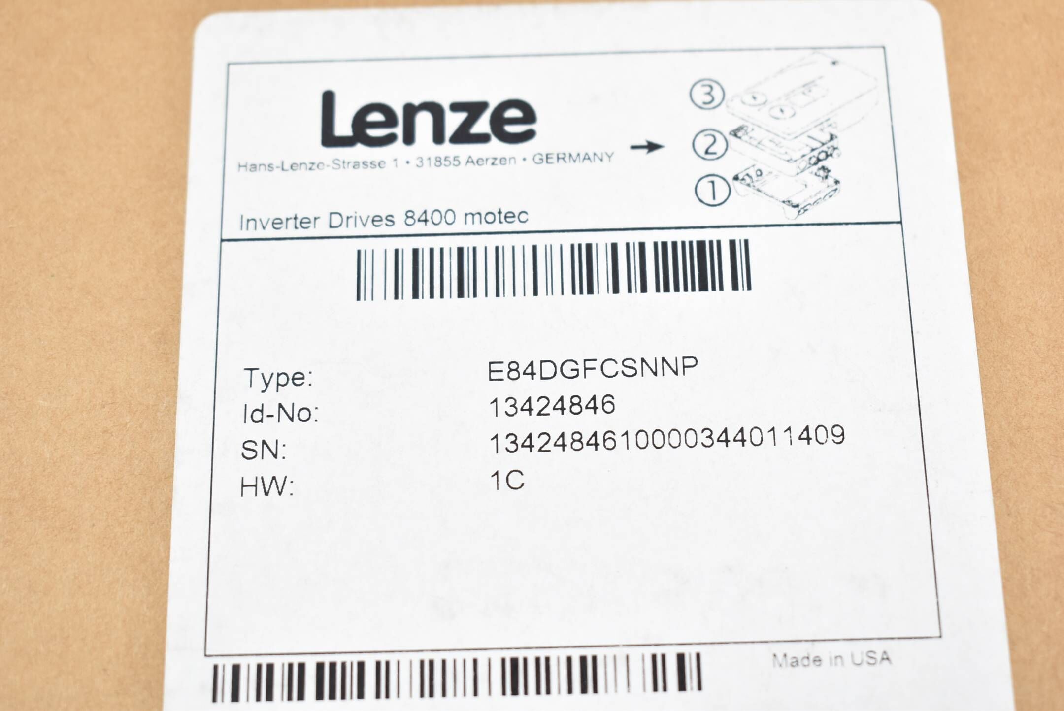 Lenze Inverter Drives 8400 motec Kommunikationseinheit E84DGFCSNNP ( 13424846 )