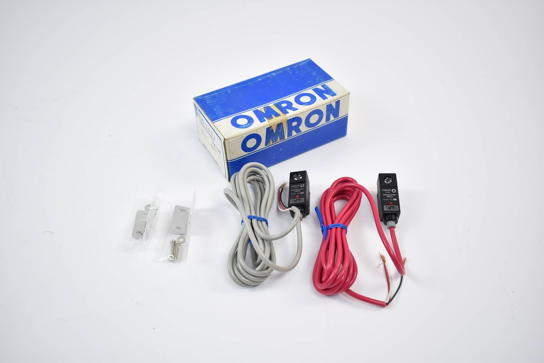 Omron Photoelectric Switch E3S-1F21 ( 24VDC )