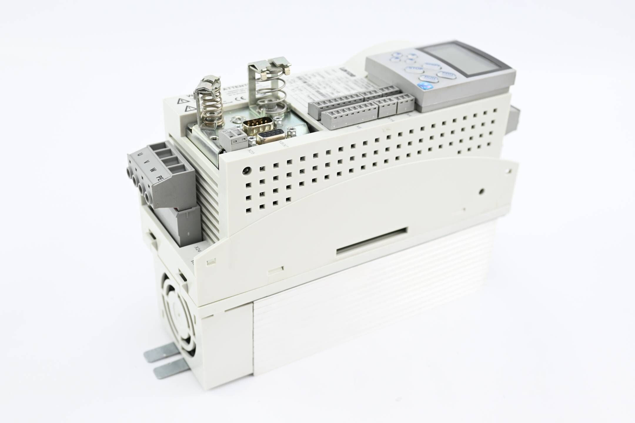 Lenze Servoumrichter ECSEA016C4B ( 13349973 ) inkl. EMZ9371BC ( 13153727 )