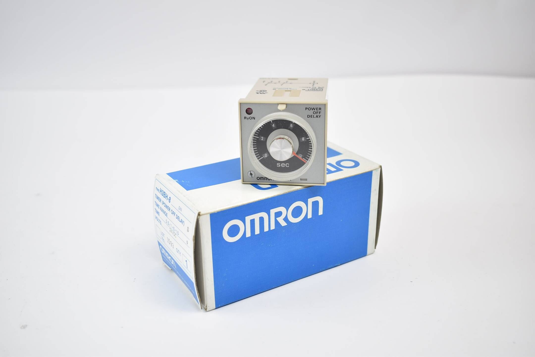 Omron Timer Power off Delay H3BH-8 DIN 24 VDC Time Range S 0.5 / 1 / 5 / 10 s