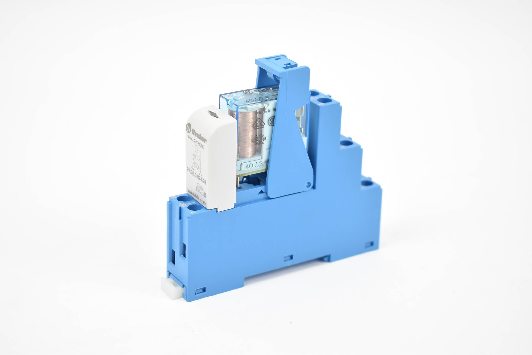Finder Relaissockel 95.05 + Finder Leistungsrelais 40.52.9.024.0000 ( 8A 250V )