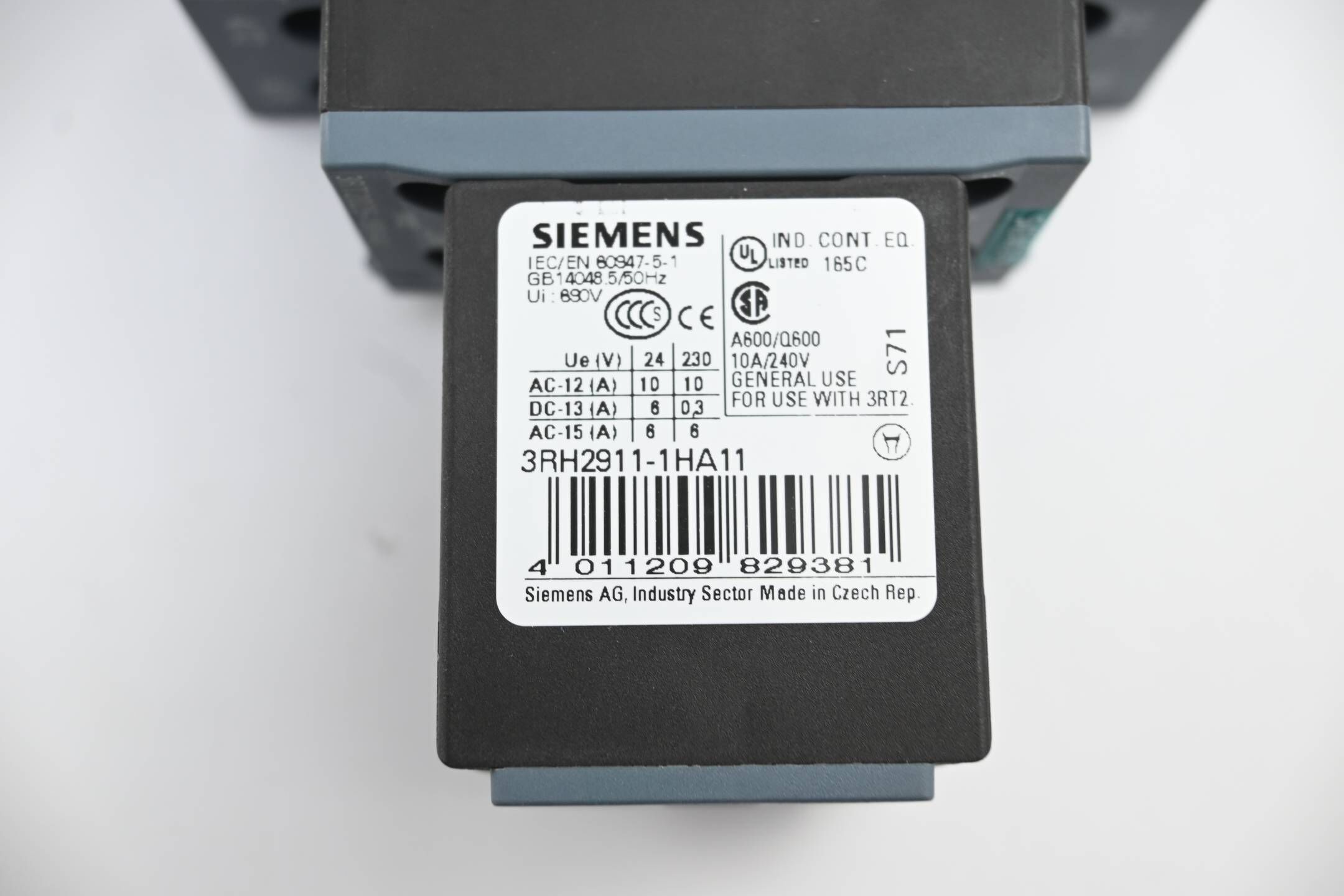 Siemens Sirius Schütz 3RT2025-1BB44 inkl. Hilfsschalterblock 3RH2911-1HA11