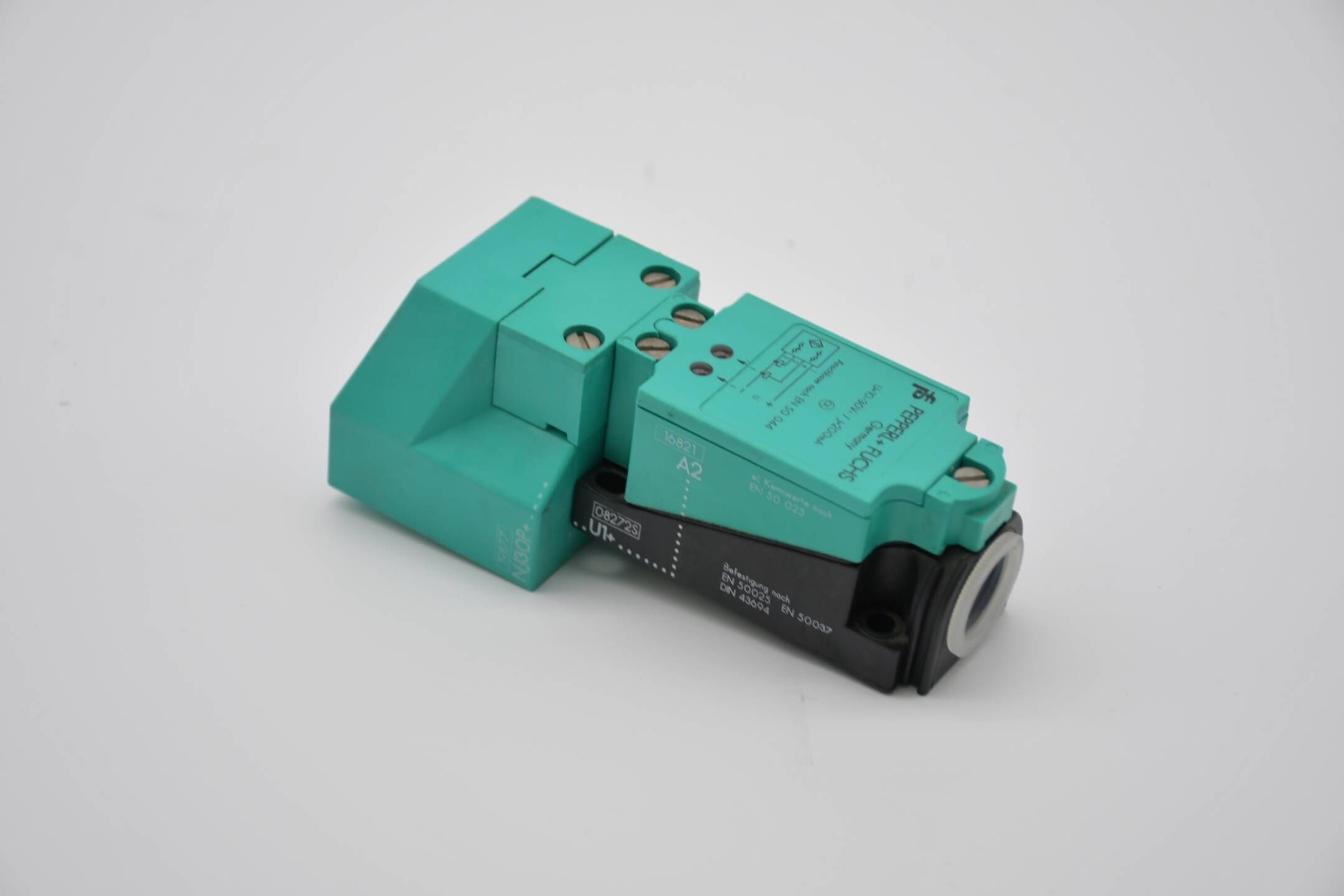 Pepperl+Fuchs Näherungsschalter VariKont 16821 08272S 19877