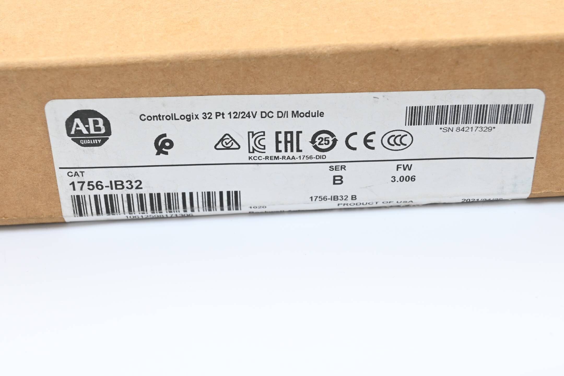 Allen-Bradley ControlLogix 32 Pt 12/24V DC D/I Module ( 1756-IB32 ) Ser. B