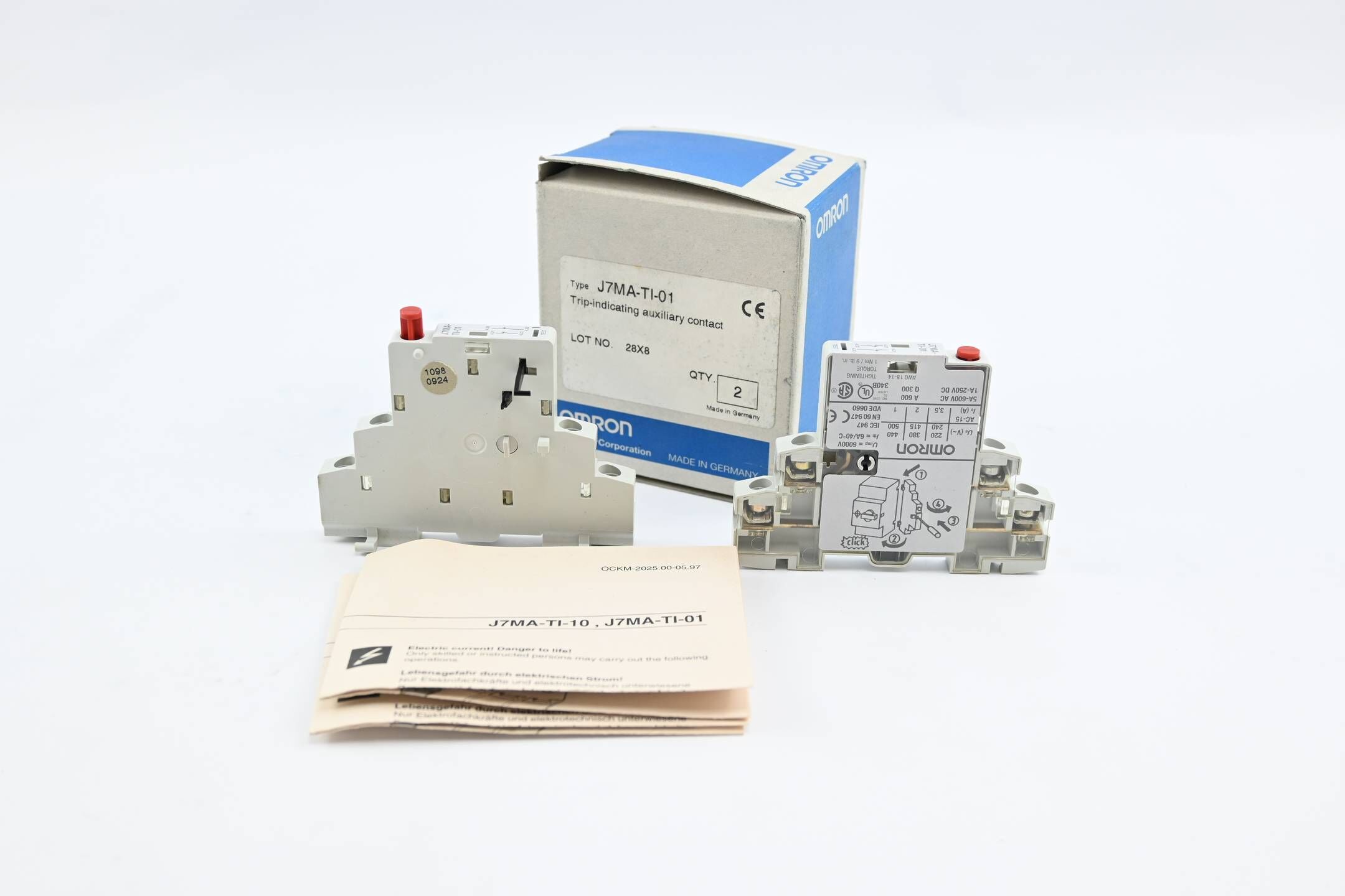 Omron 2 Stück Auslöse-Hilfskontakt J7MA-TI-01