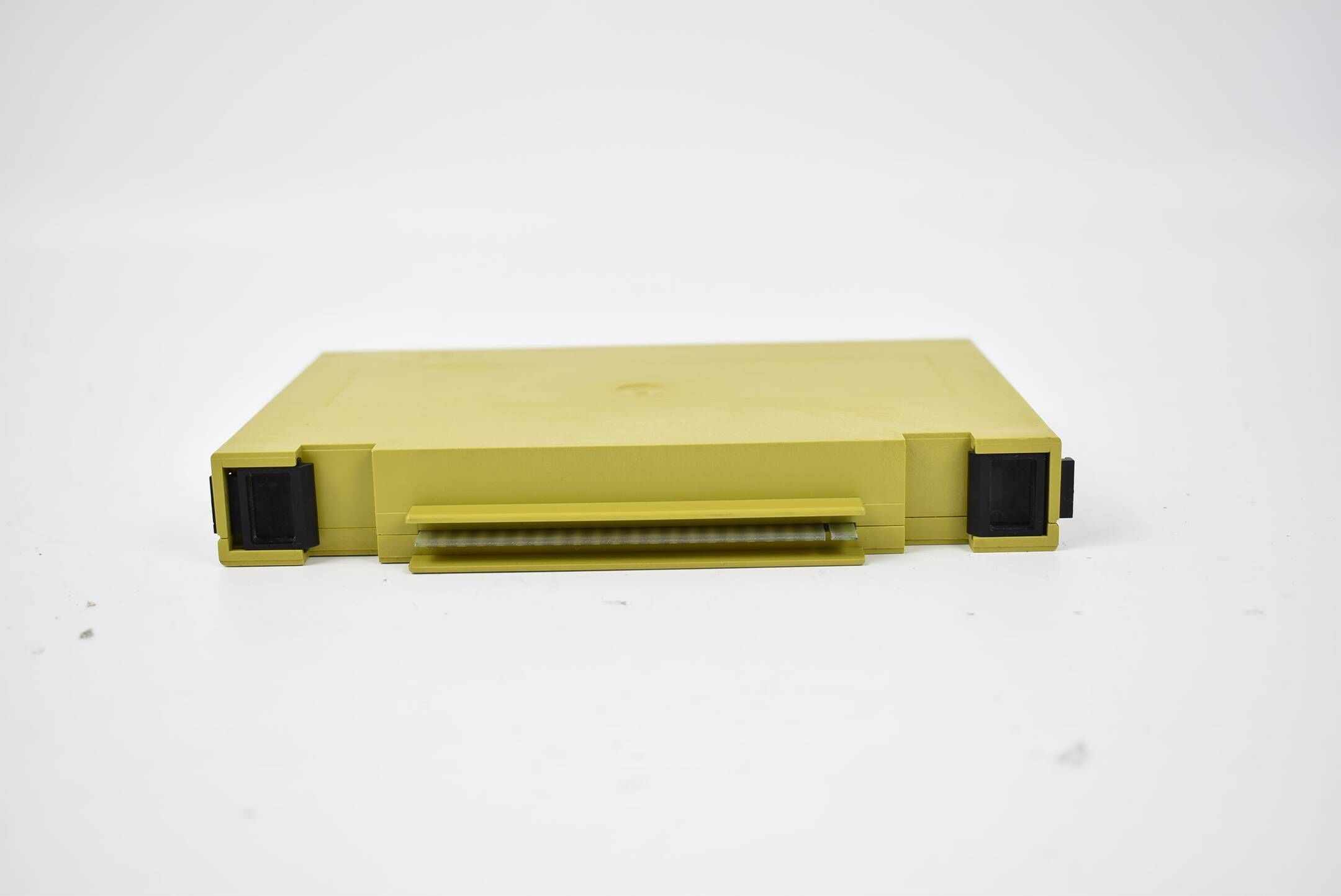 Pilz 21-28V 250V 0,5A 125VA 2x4sec C-P8-A-Rel-5 ( 306171 )
