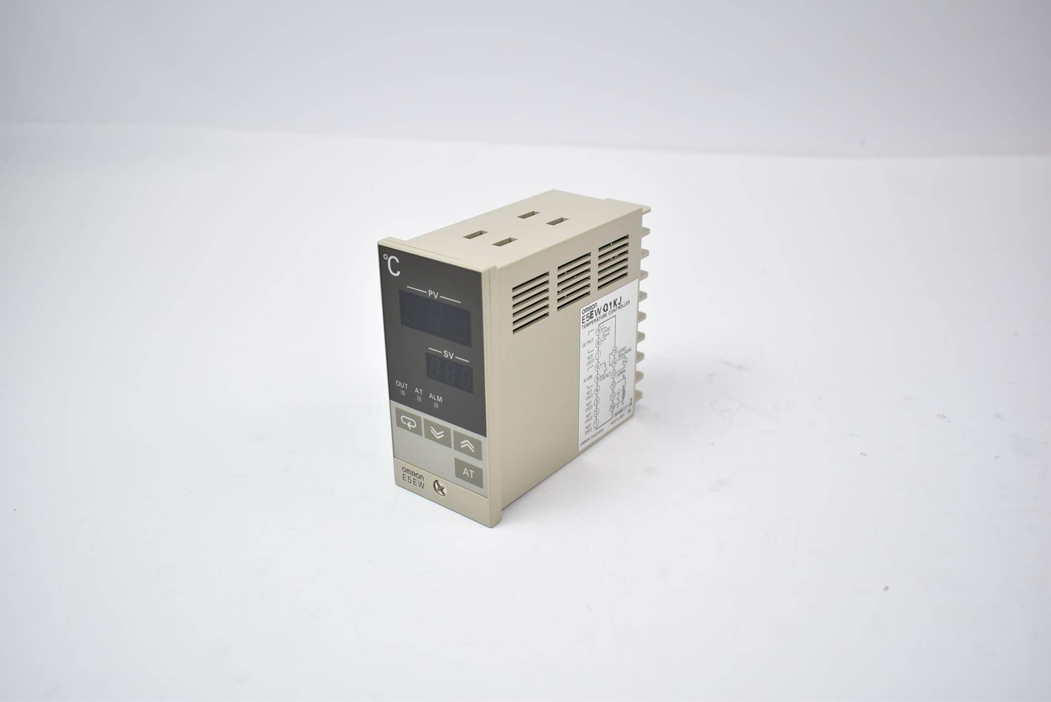 Omron Temperature Controller E5EW-Q1KJ Multi-Range 100-240 VAC