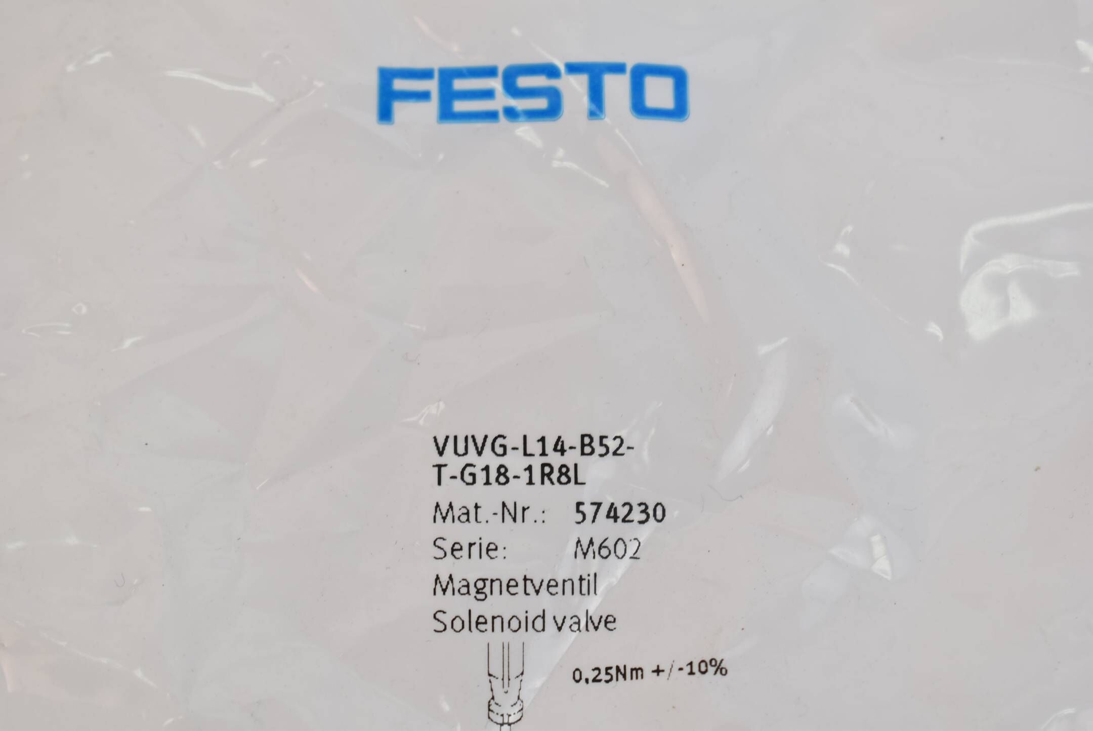 Festo Magnetventil VUVG-L14-B52-T-G18-1R8L ( 574230 )