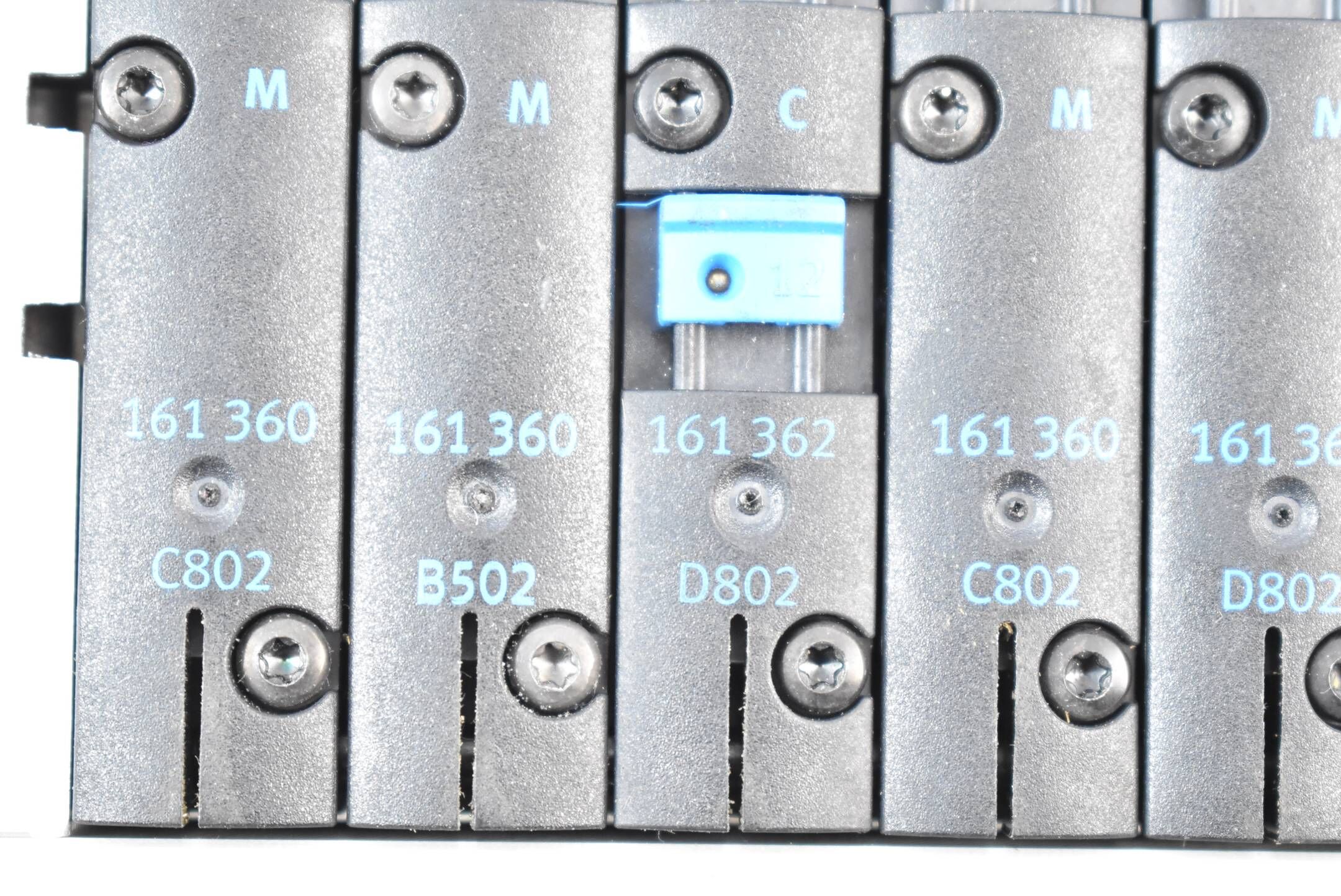 Festo Ventilinsel CPV14-VI-P8-1/8-B ( 152427 ) mit verschiedenen Magnetventilen