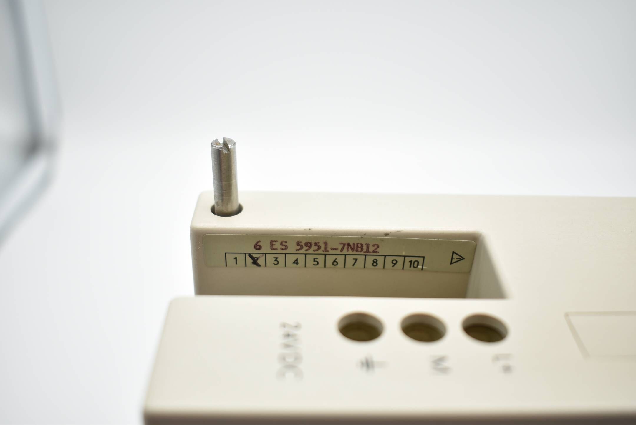 Siemens Simatic S5 Stromversorgung 6ES5951-7NB12 ( 6ES5 951-7NB12 ) E2