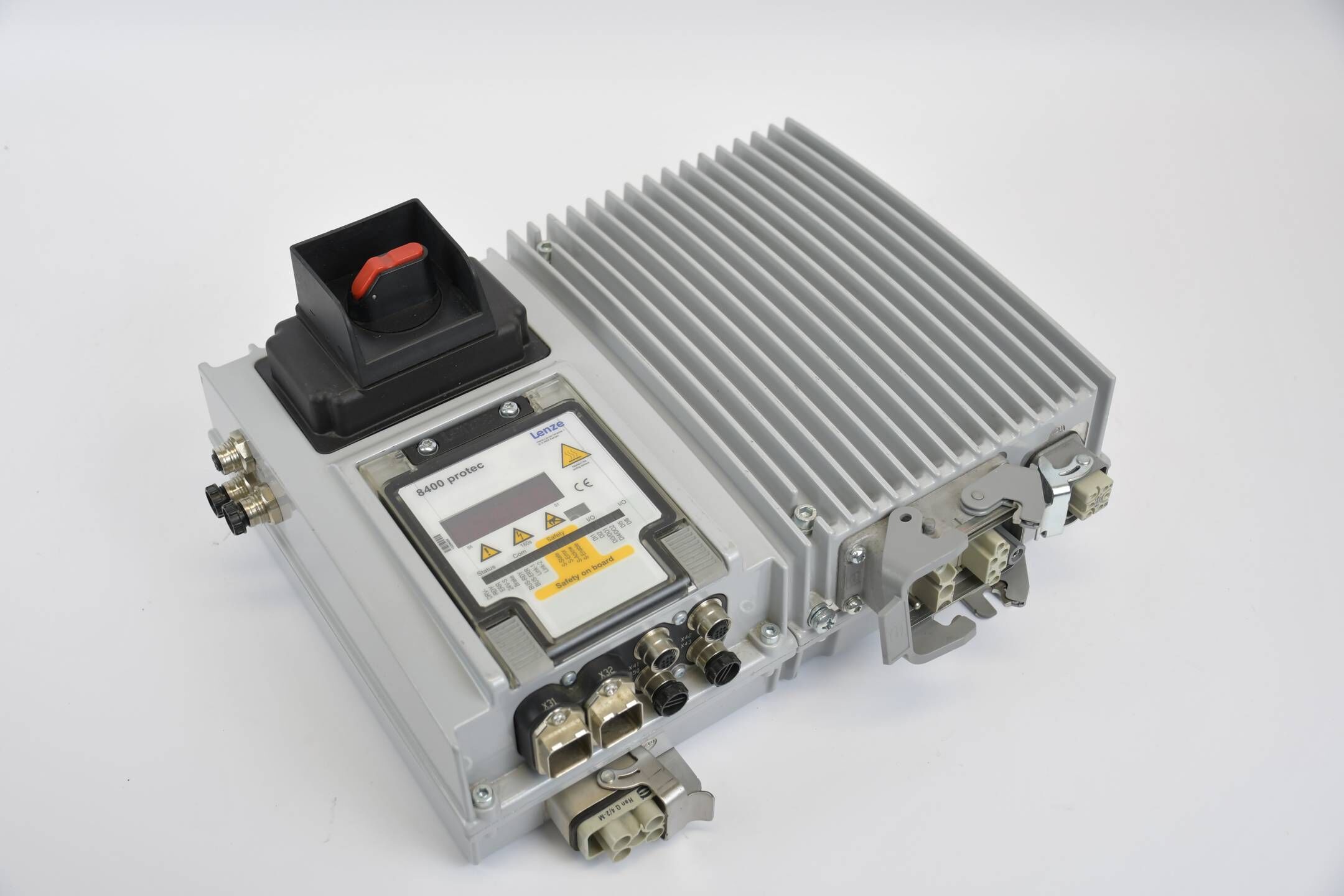 Lenze dezentrale Frequenzumrichter 8400 protec E84DSPBC1524R2SLCE