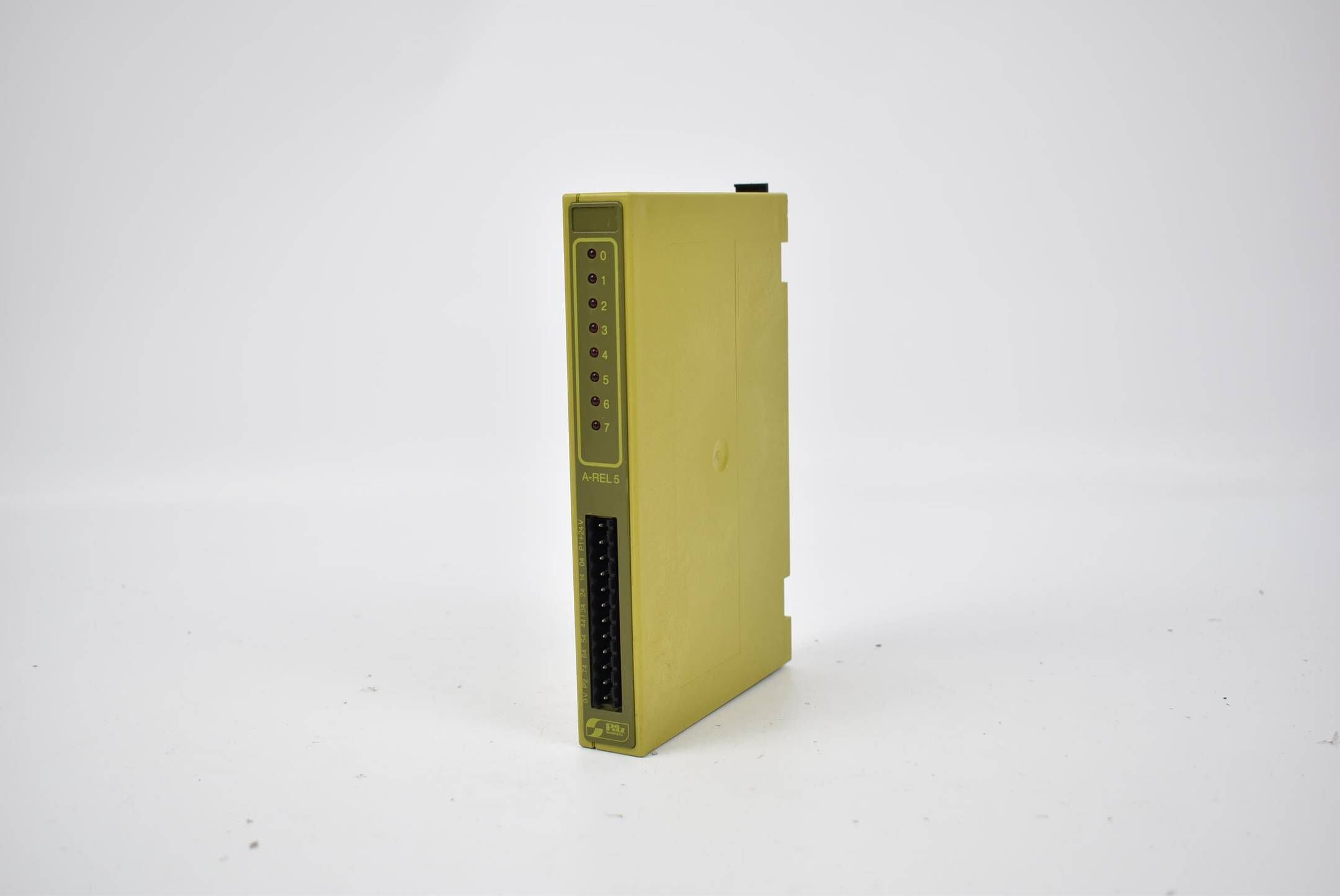 Pilz 21-28V 250V 0,5A 125VA 2x4sec C-P8-A-Rel-5 ( 306171 )
