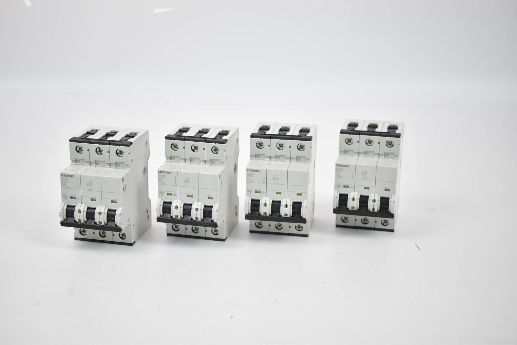 Siemens 5SY63 Leitungsschutzschalter 4 Stück 5SY6 304-7 ( 5SY6304-7 )