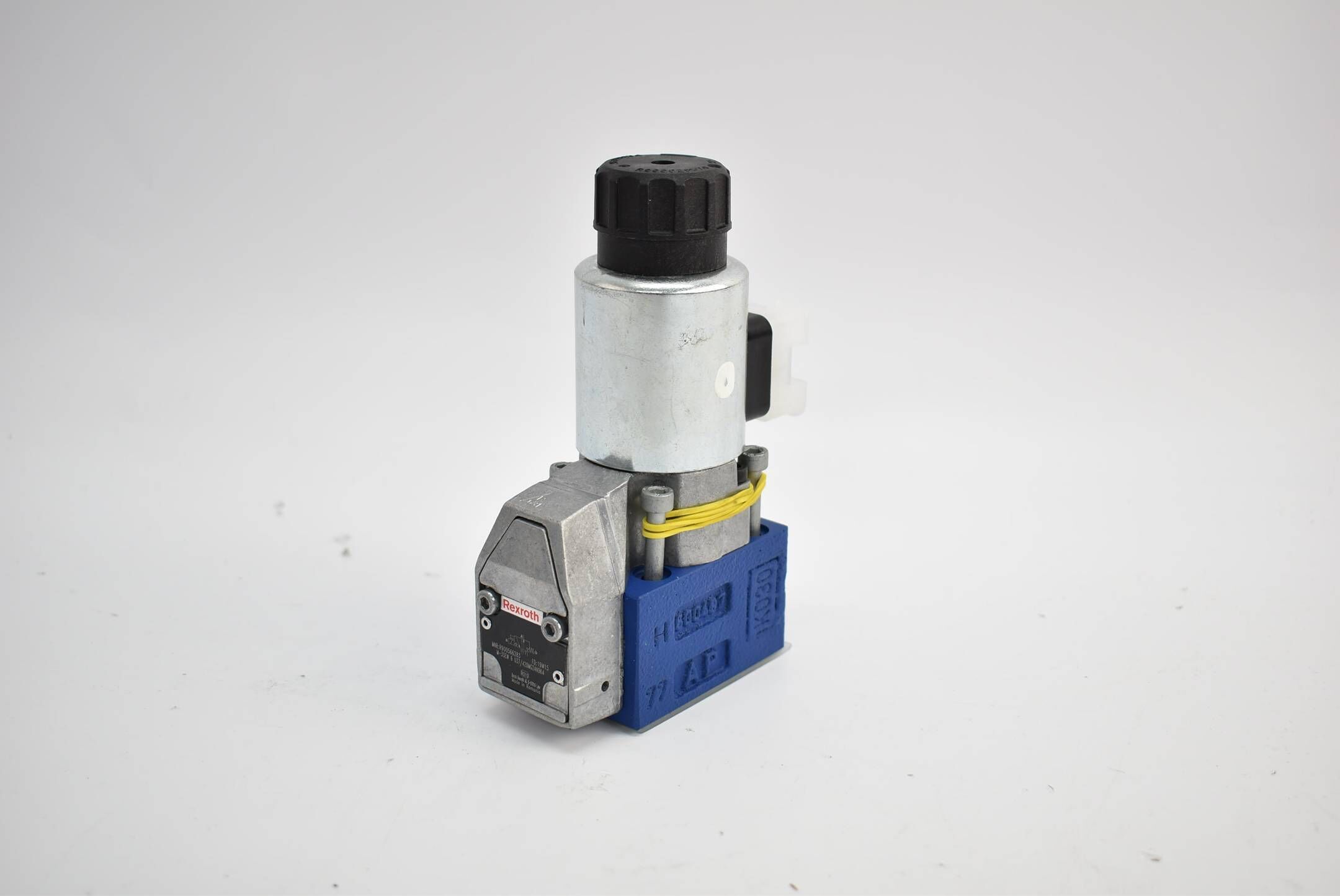 Rexroth Rückschlagventil M-3SEW 6 U37/420MG24N9K4 ( R900566283 ) + R900221884