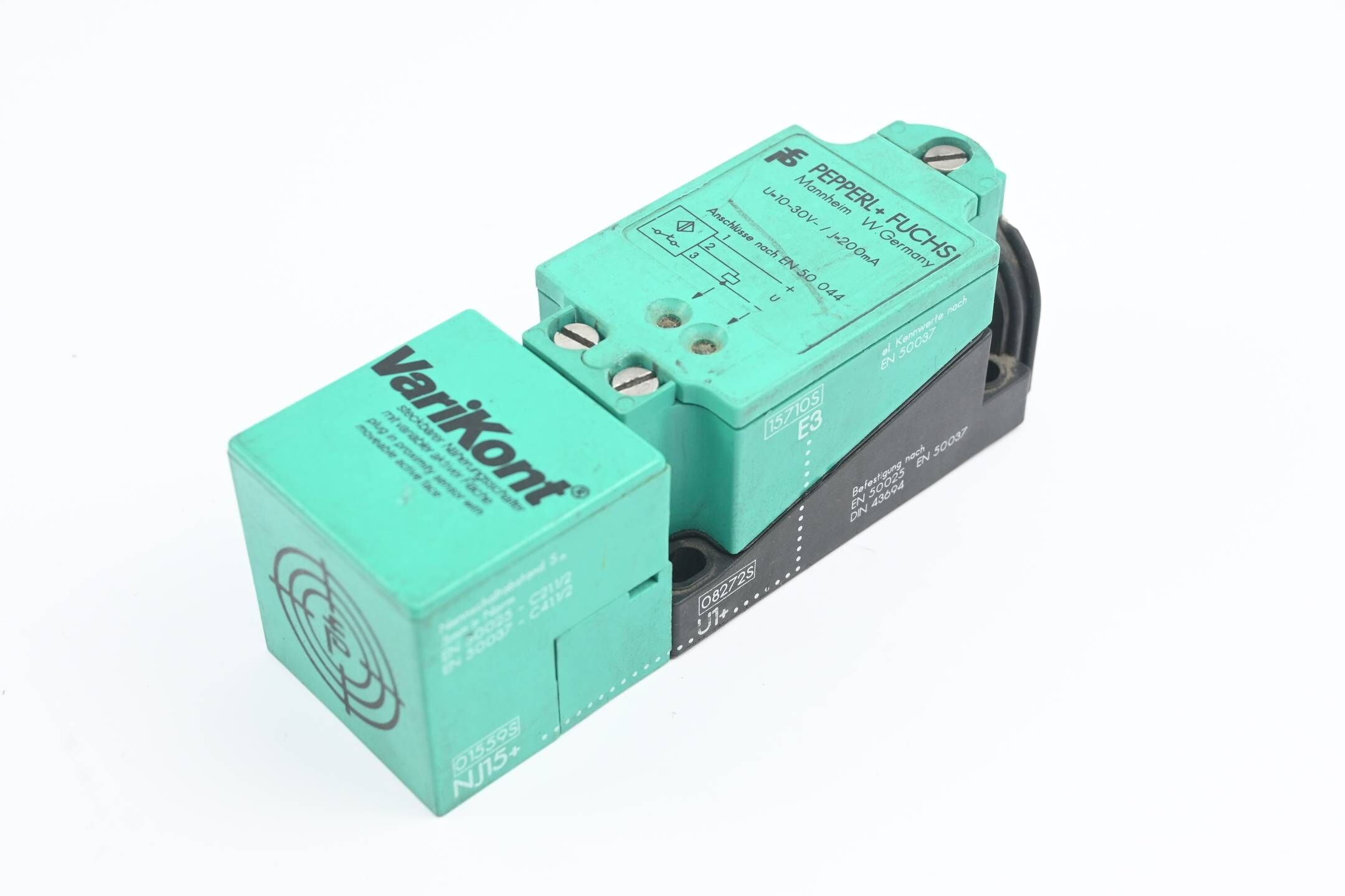 Pepperl+Fuchs Näherungsschalter NJ15+U1+E3 ( 01559S + 08272S + 15710S )