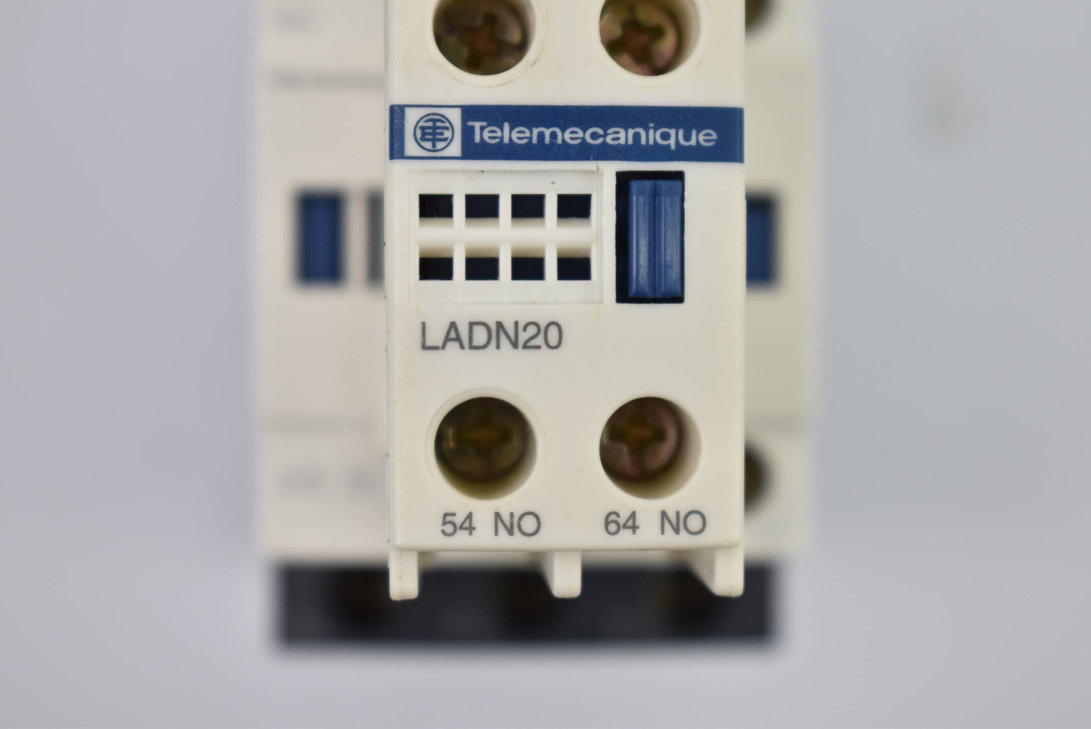 Schneider electric Telemecanique Schütz LC1DO9 + Hilfsschalterblock LADN20