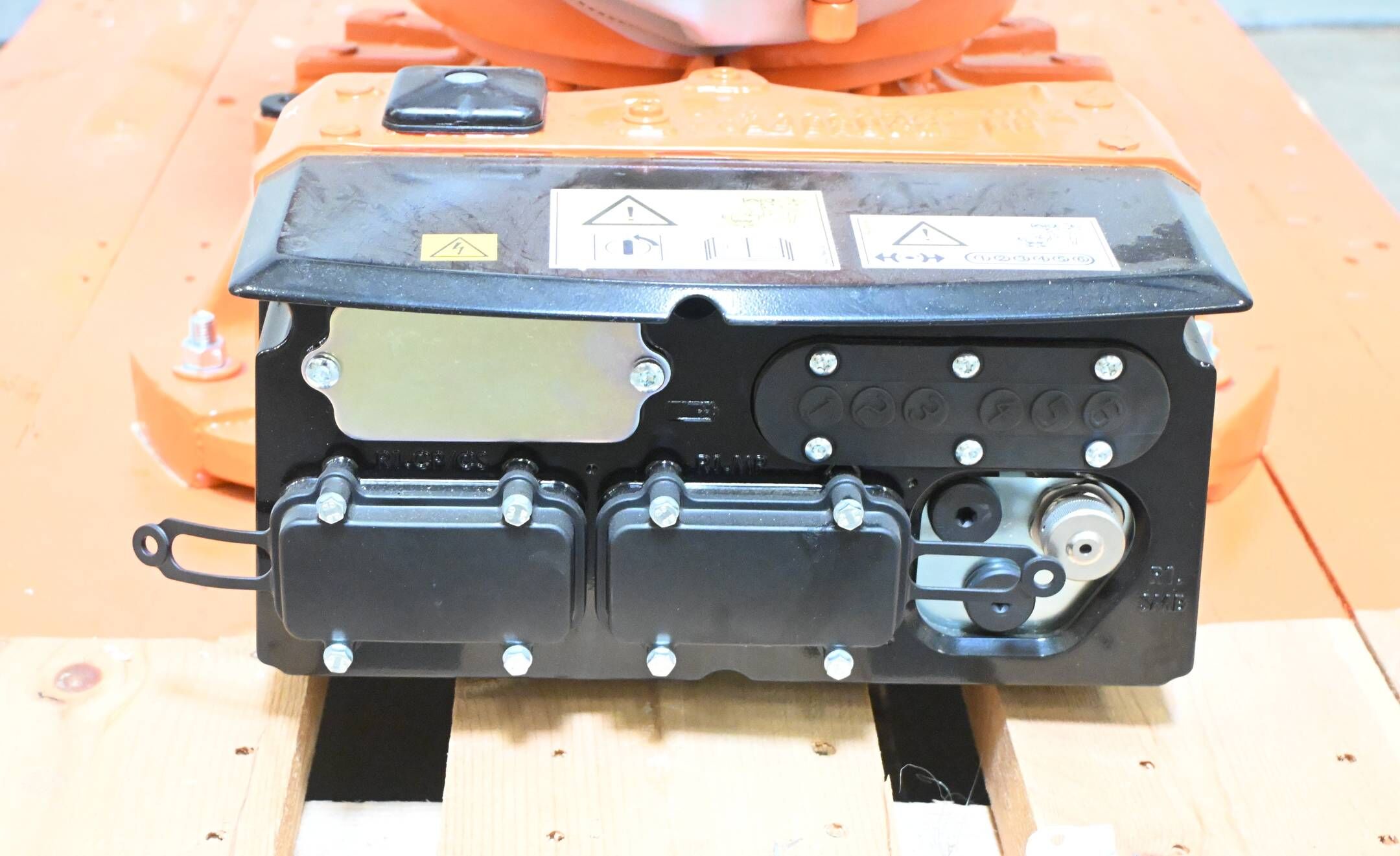 ABB IRB 2600 ( IRB 2600-12/1.85 ) inkl. IRC5 Single + Bedienpanel DSQC3120
