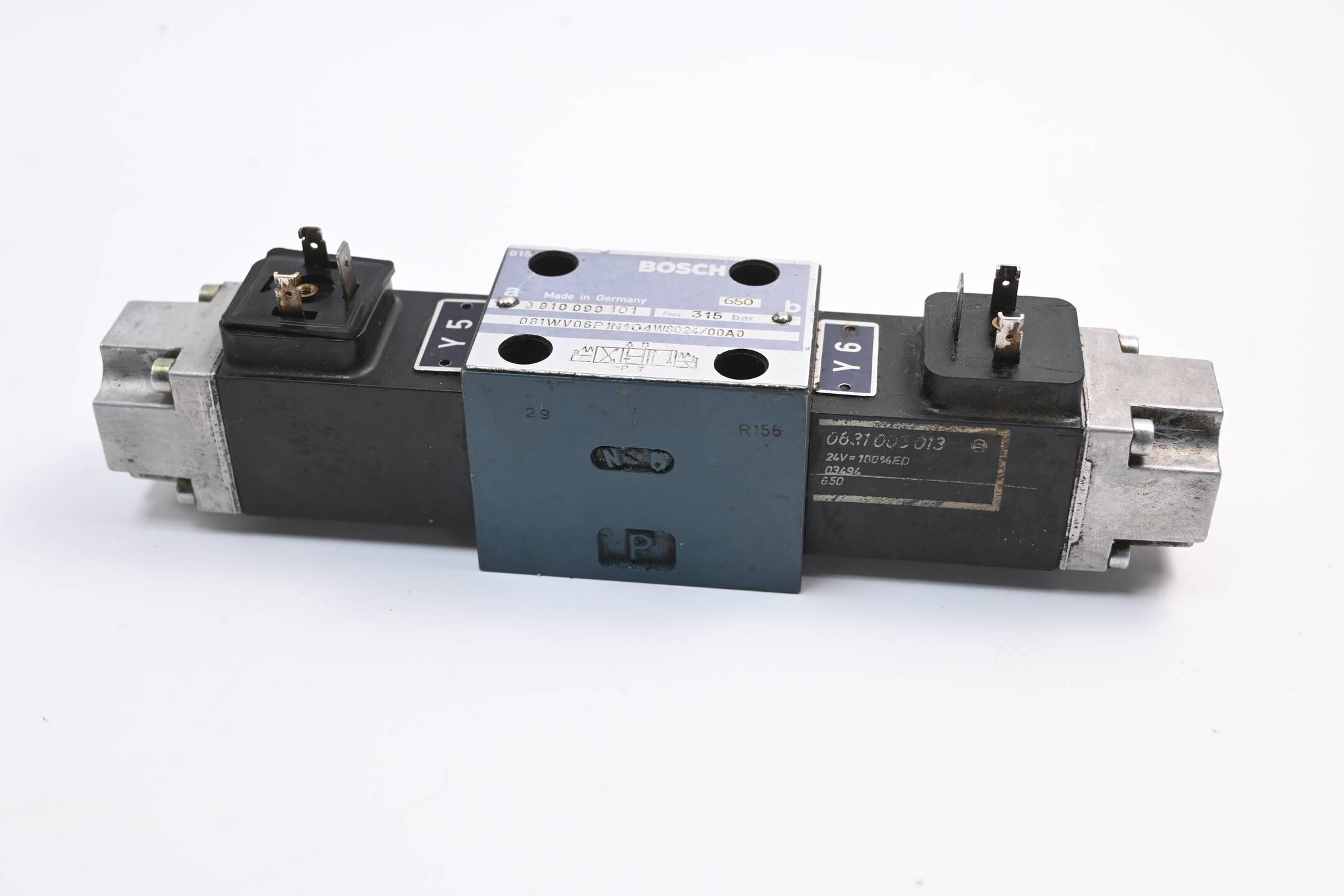 Bosch Wegeventil 0 810 090 101 ( 0810090101 ) inkl. 2x 0 831 005 013