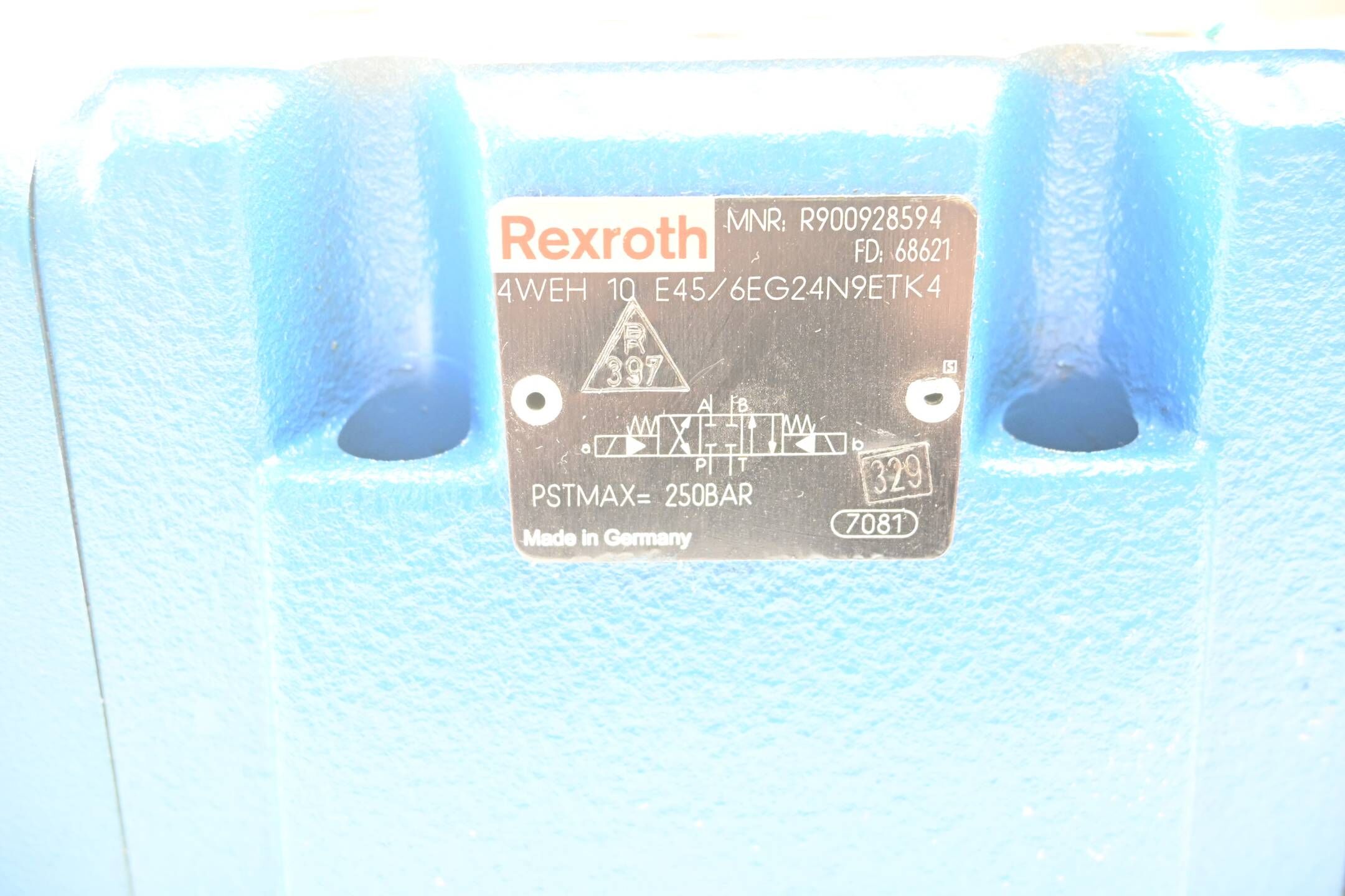 Rexroth Wegeschieberventil 4WEH 10 E45/6EG24N9ETK4 ( R900928594 )