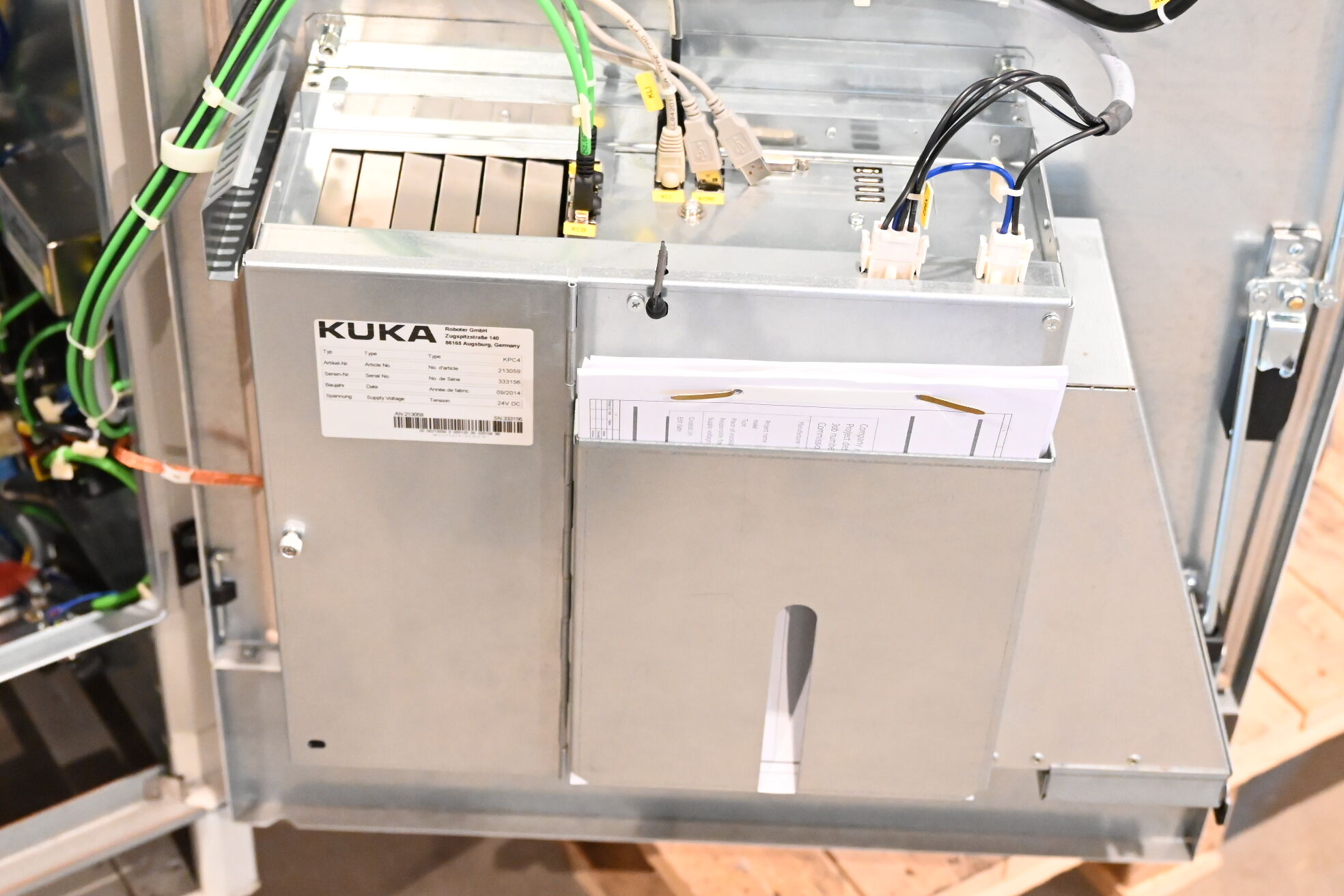 Kuka Industrieroboter KR240 R2900 ultra inkl. Schaltschrank KRC4 + 00-168-334 2