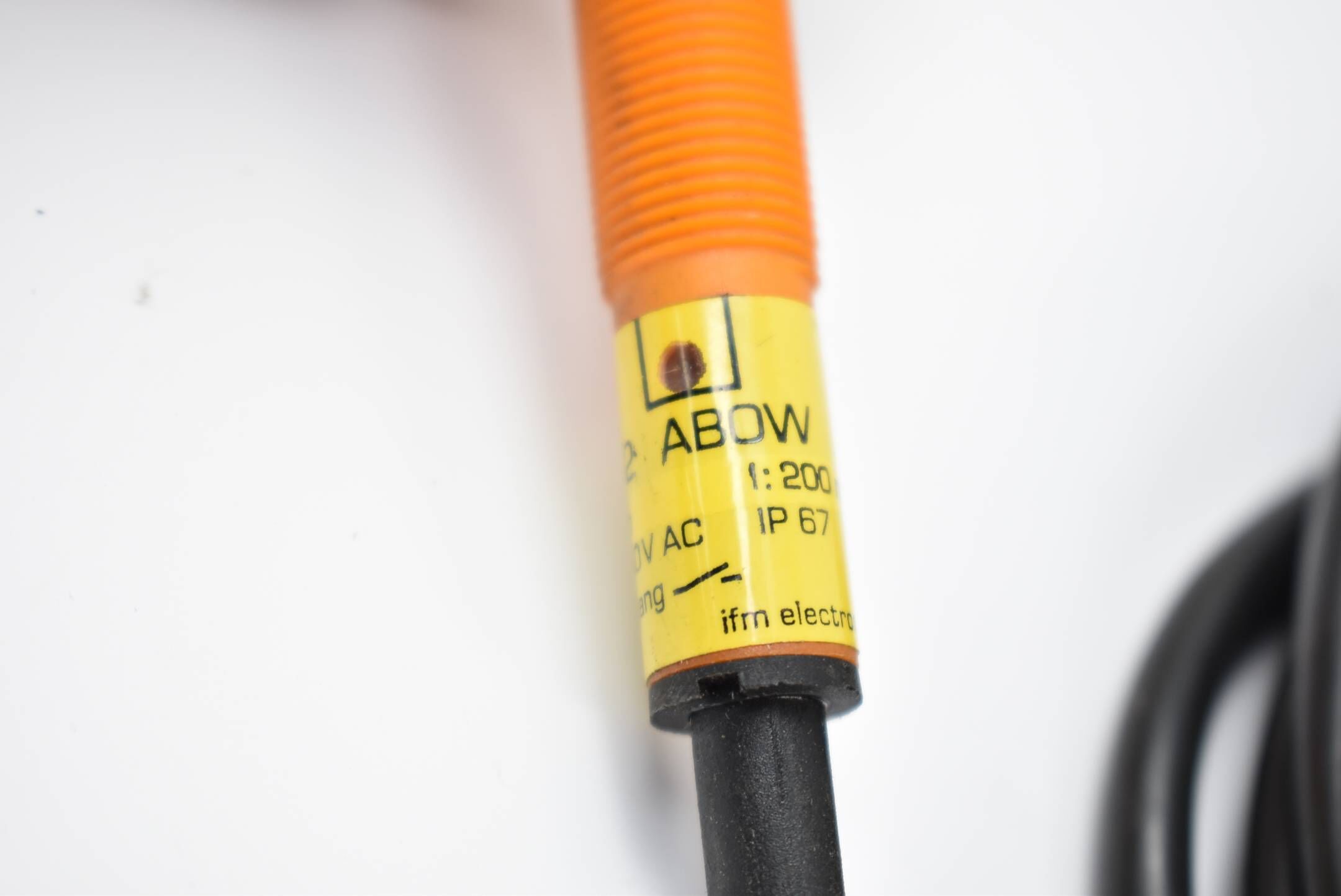 efector induktiver Sensor 90-250VAC IF-2002 ABOW