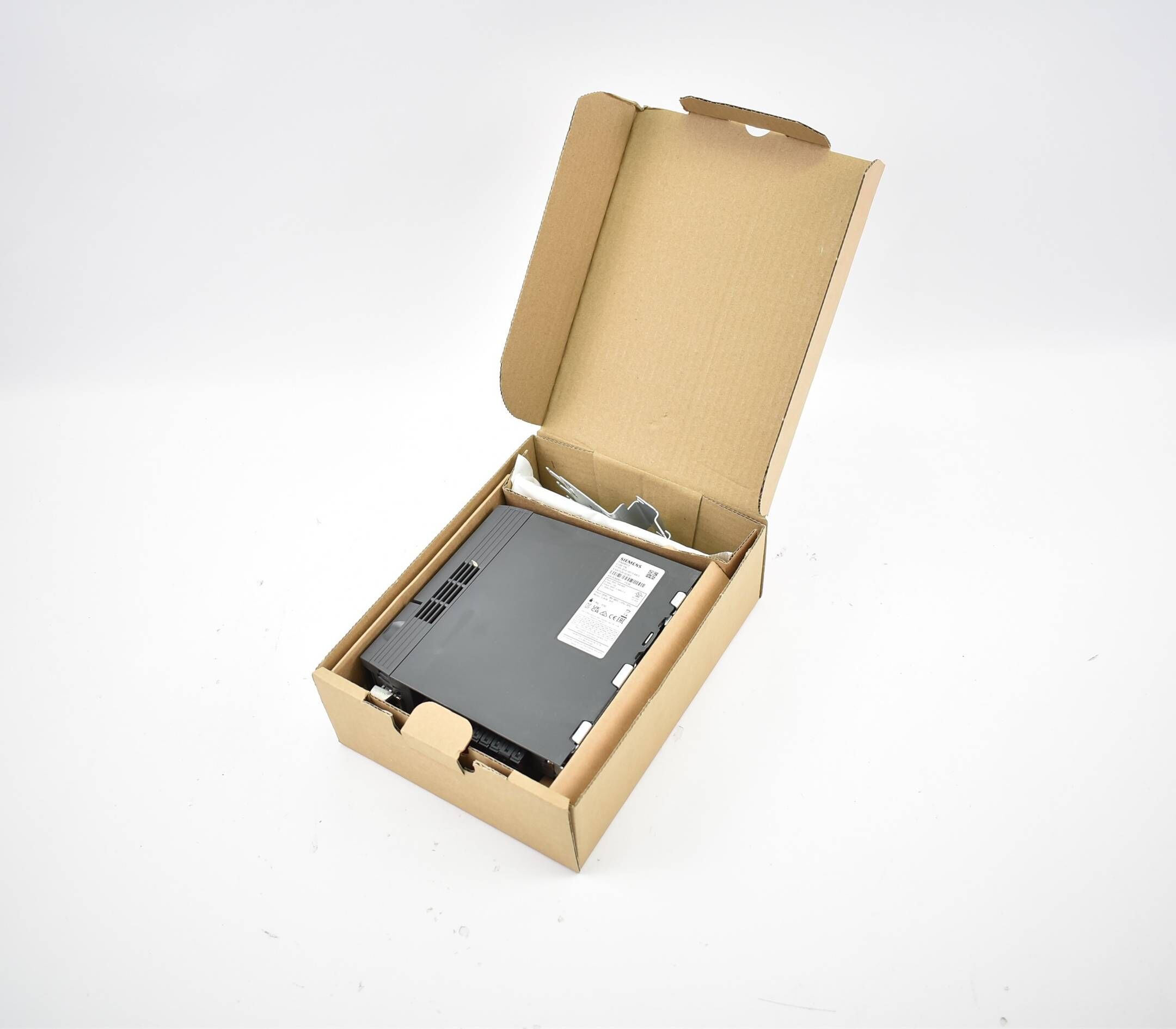 Siemens sinamics G120C 2,2kW 6SL3 210-1KE15-8AF2 ( 6SL3210-1KE15-8AF2 ) E.04