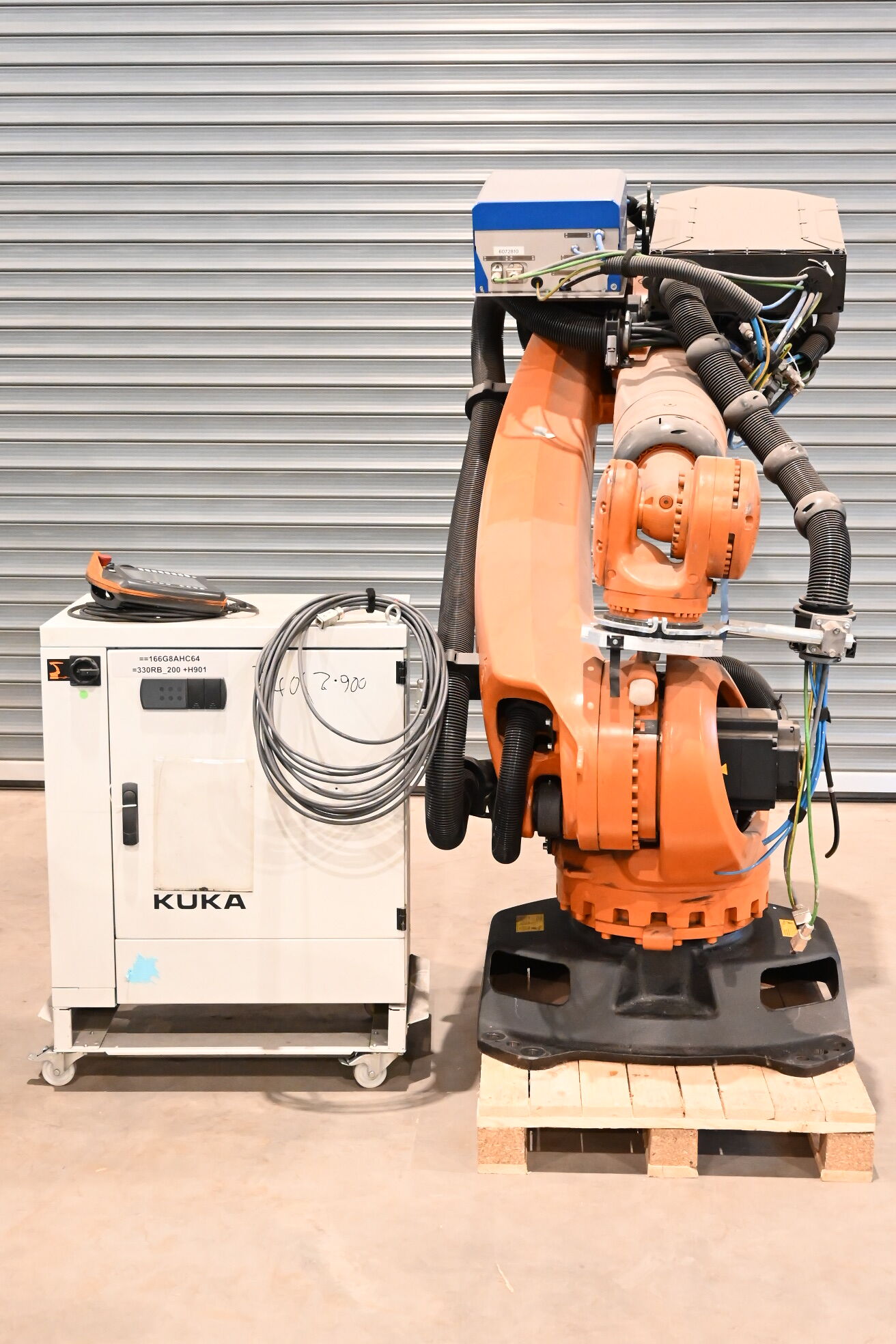 Kuka Industrieroboter KR240 R2900 ultra inkl. Schaltschrank KRC4 + 00-168-334 5