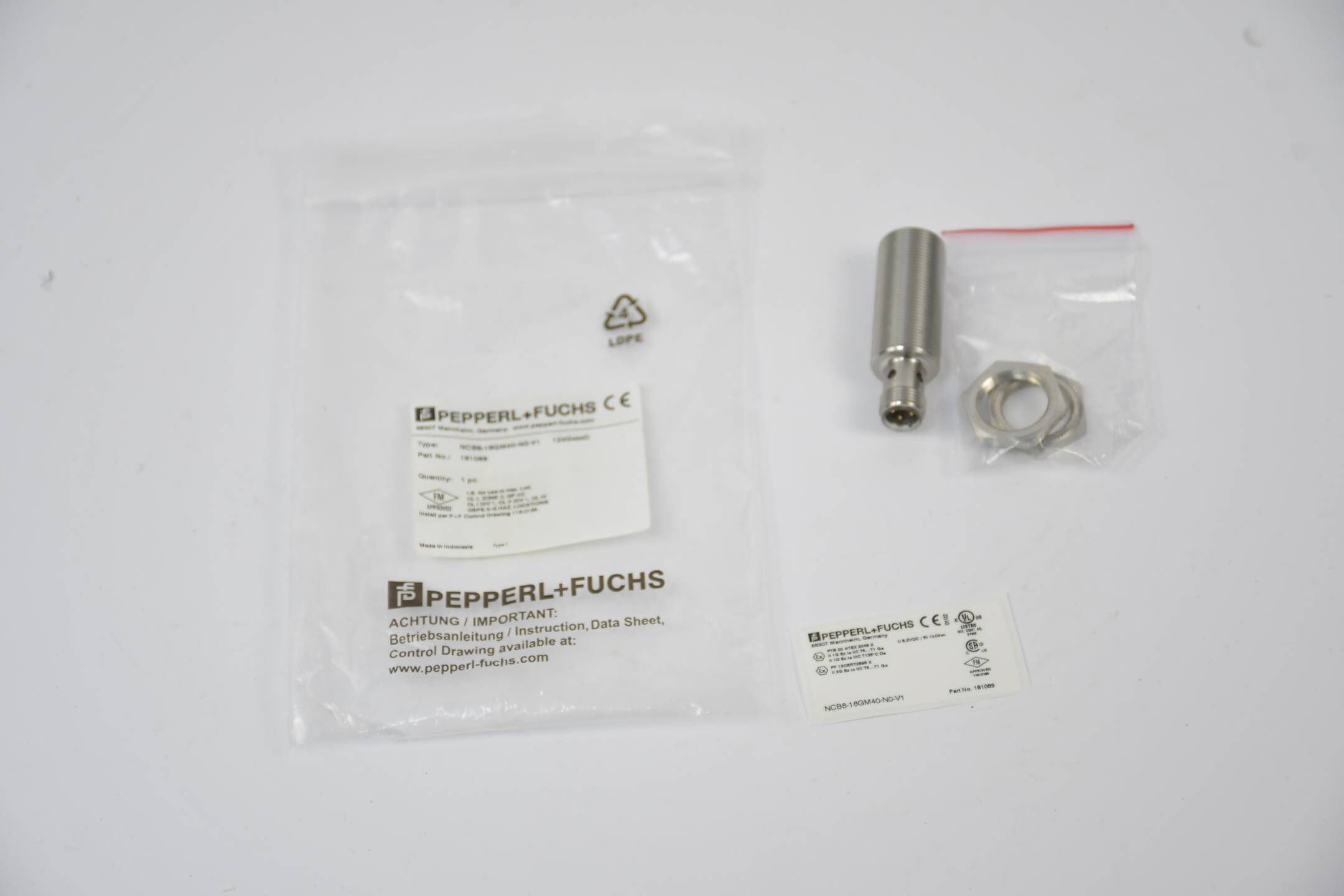 Pepperl+Fuchs Induktiver Sensor NCB8-18GM40-NO-V1 ( 181089 )