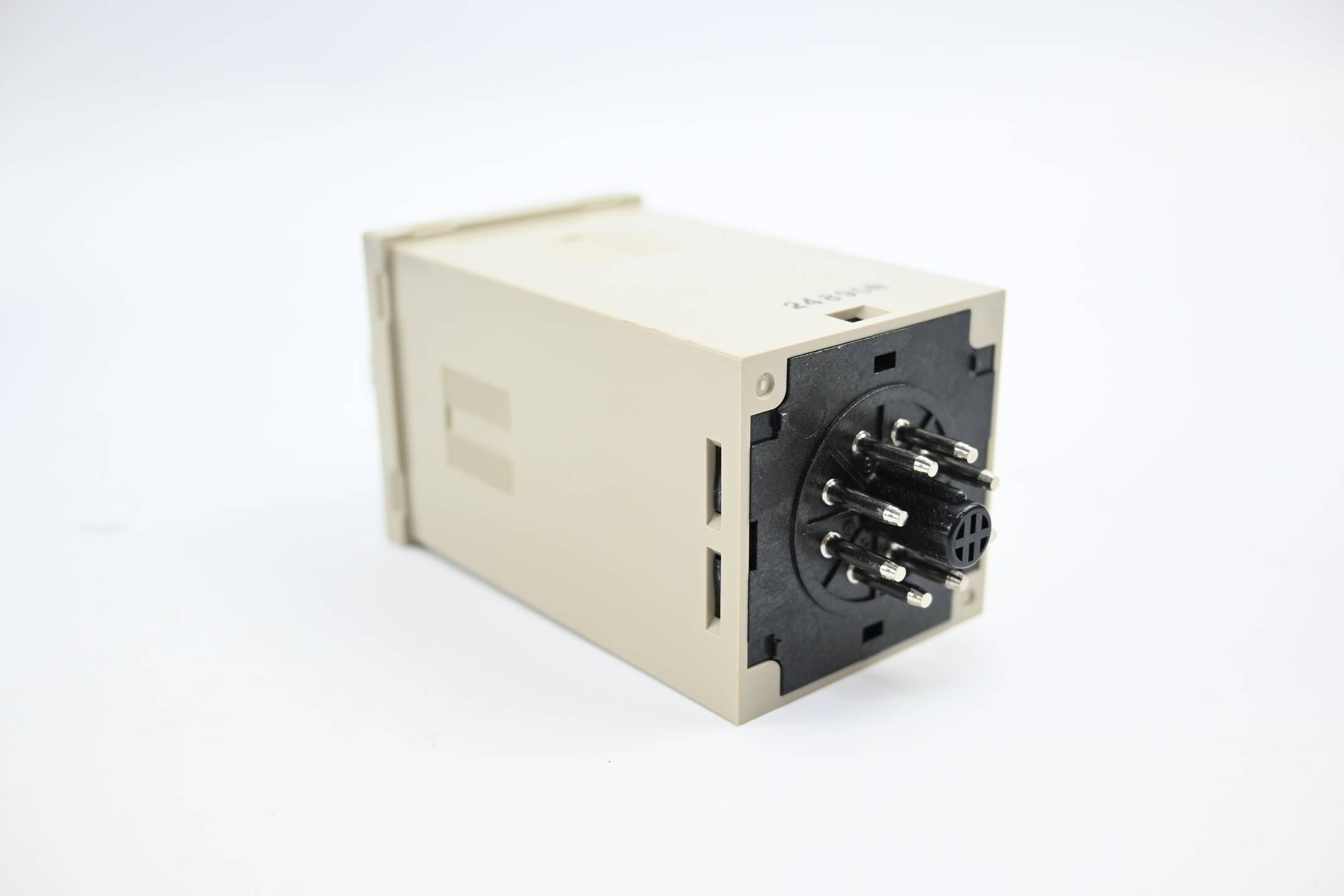 Omron Temperatur Controller 0-100°C 220/240 VAC ( E5C2-R20L-D-5 )