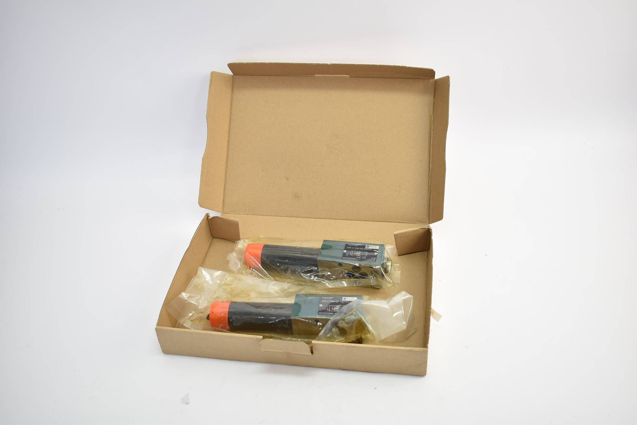 Rexroth Hydraulics Druckminderer 2 Stück ZDR 6 DA2-43/150P75Y ( 00247930 )
