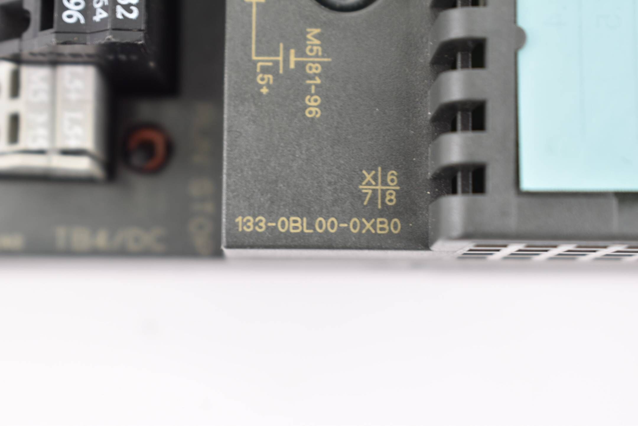 Siemens ET 200B 6ES7133-0BL00-0XB0 inkl. Terminalblock TB4/DC 6ES7193-0CB30-0XA0