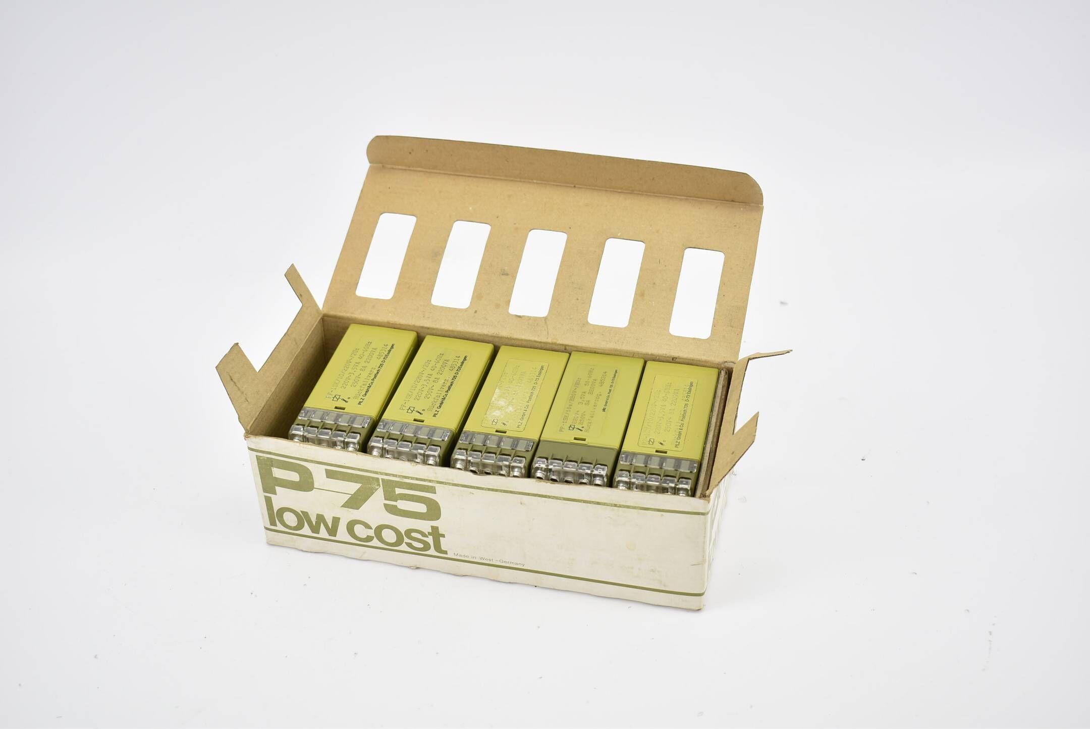  5 Stück Pilz Sicherheitsschaltgerät PF-1SK/10/220V/2Uz ( 485314 )