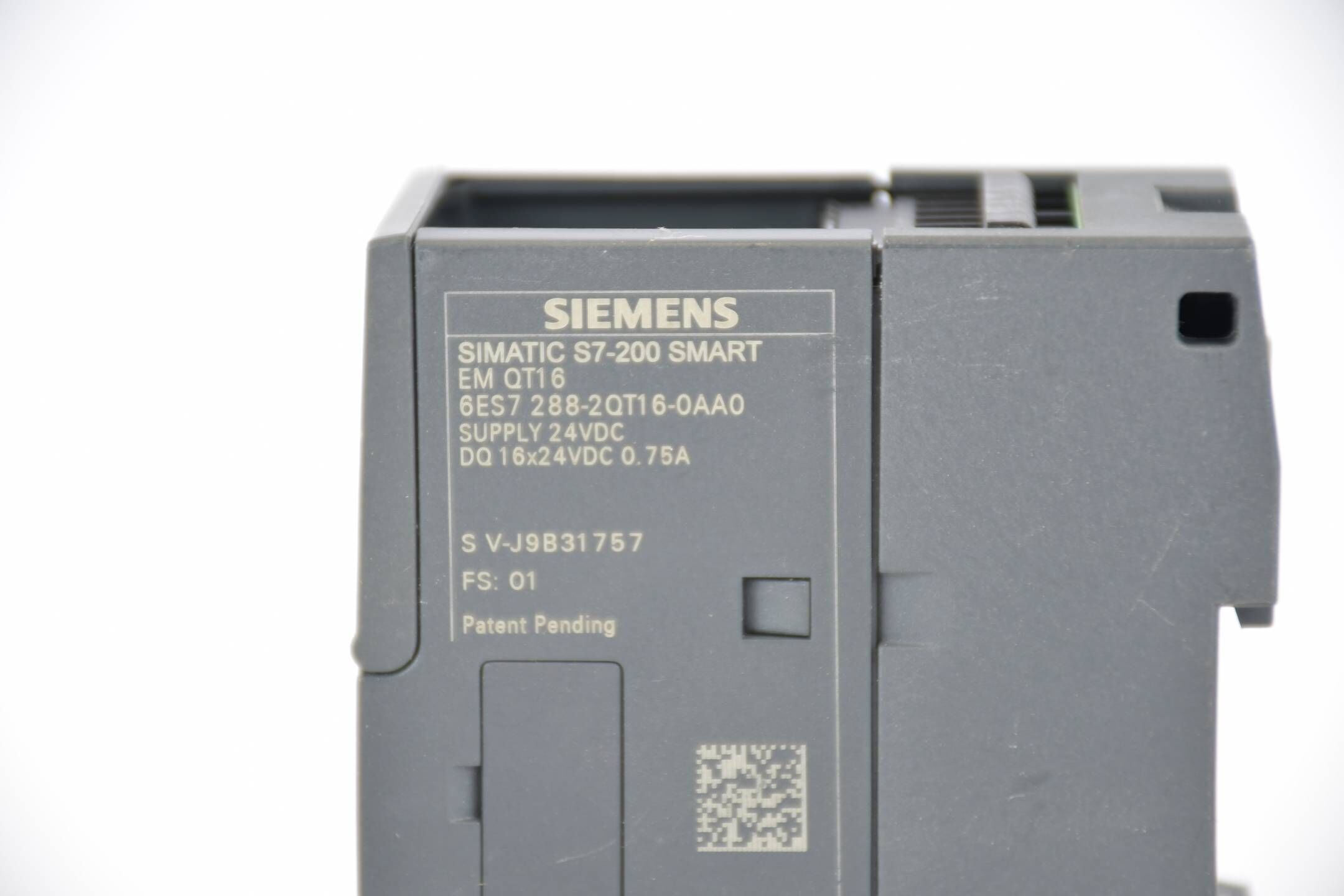 Siemens simatic S7-200 smart EM DT16 6ES7 288-2QT16-0AA0 ( 6ES7288-2QT16-0AA0 )